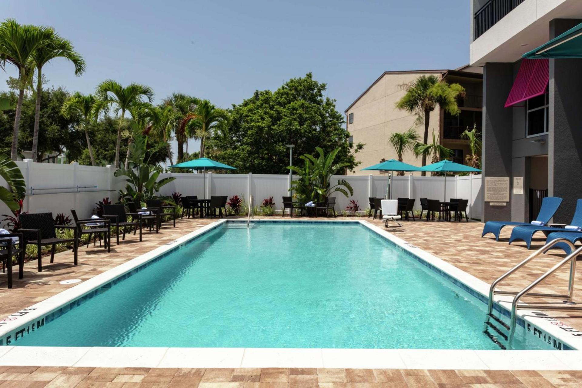Hampton Inn Dunedin, Fl photo 9