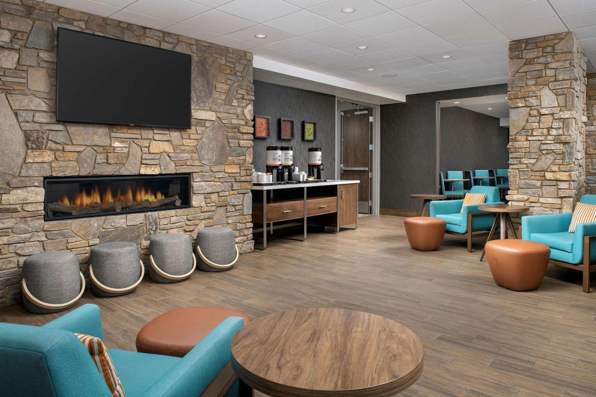 Hampton Inn & Suites Rapid City Rushmore, SD photo 12