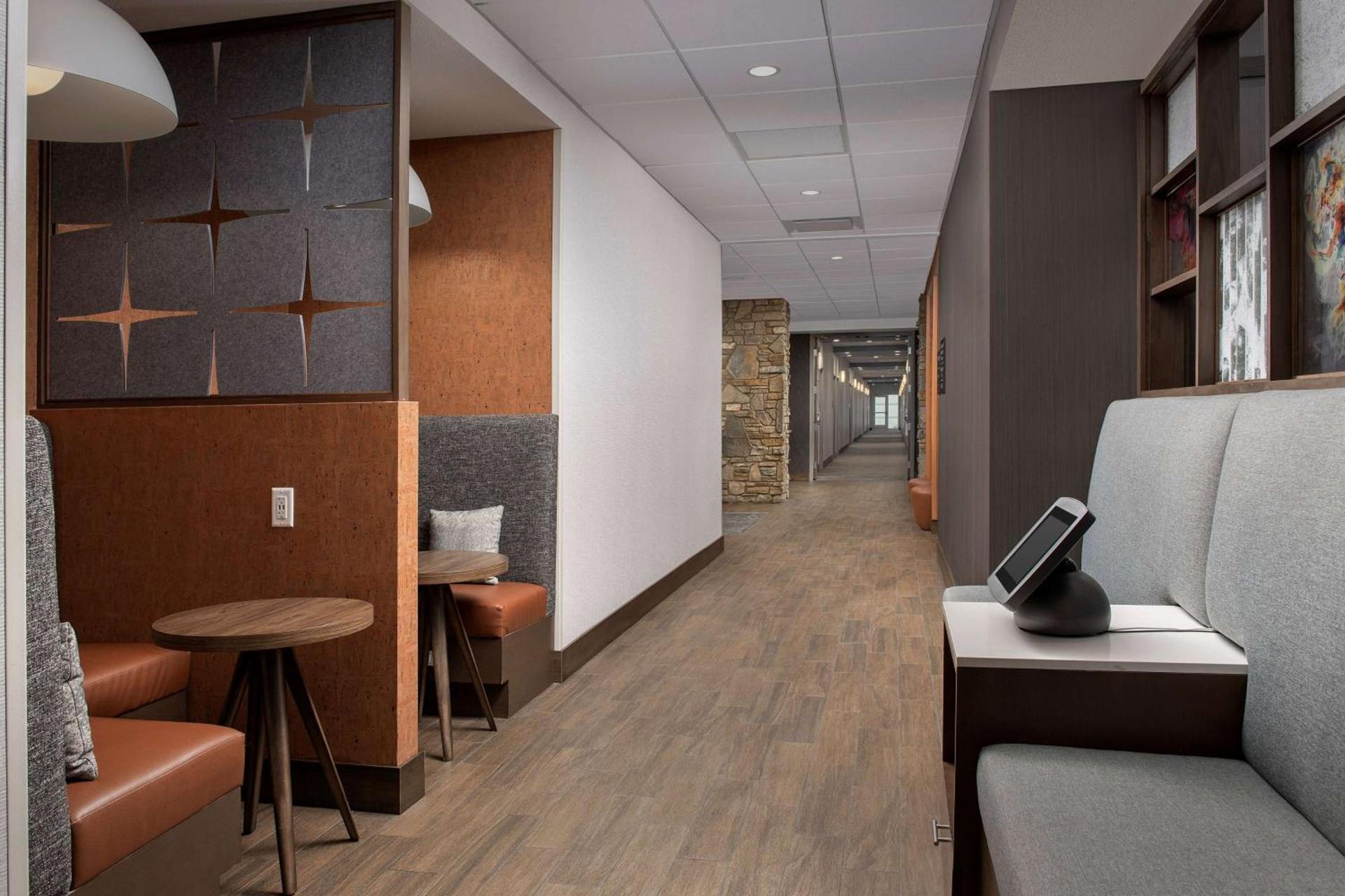 Hampton Inn & Suites Rapid City Rushmore, SD photo 60