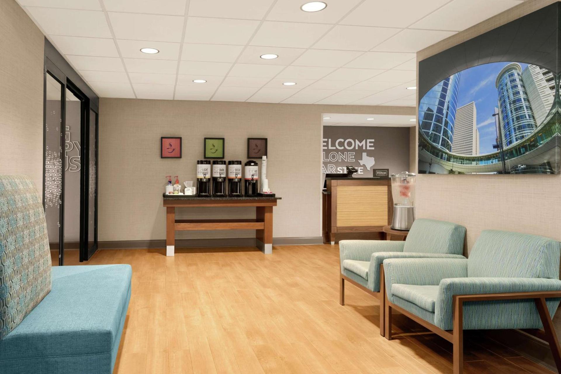Hampton Inn Houston Hobby Airport photo 4