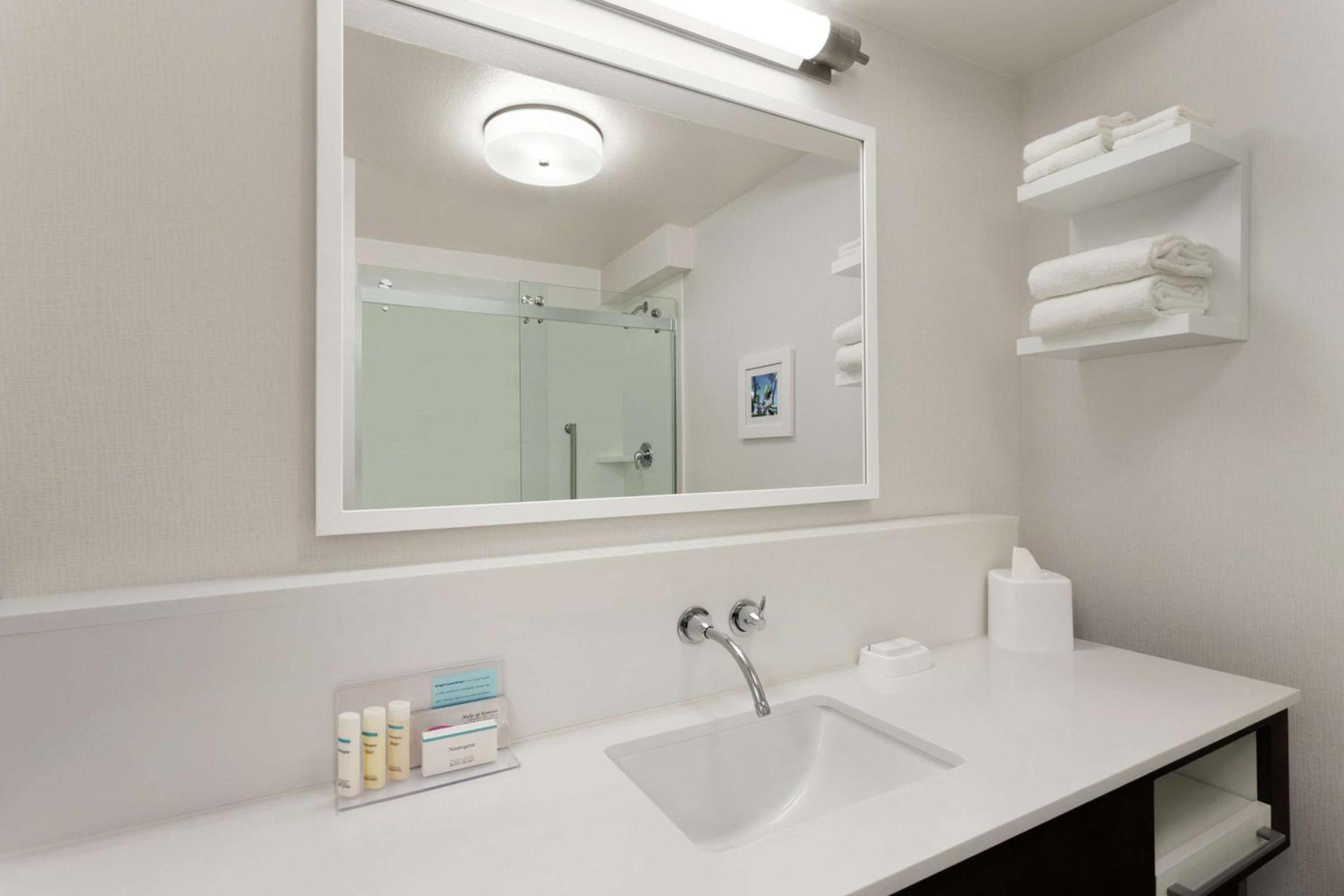 Hampton Inn Houston Hobby Airport photo 18