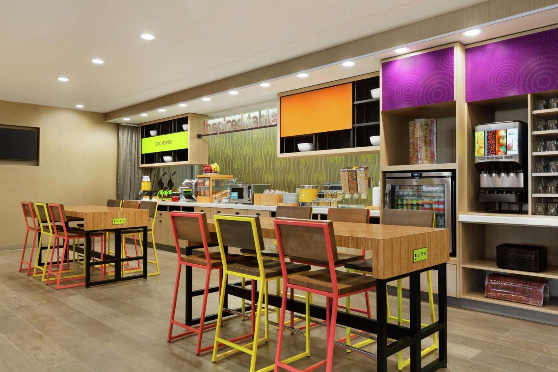 Home2 Suites By Hilton Portland Airport photo 14
