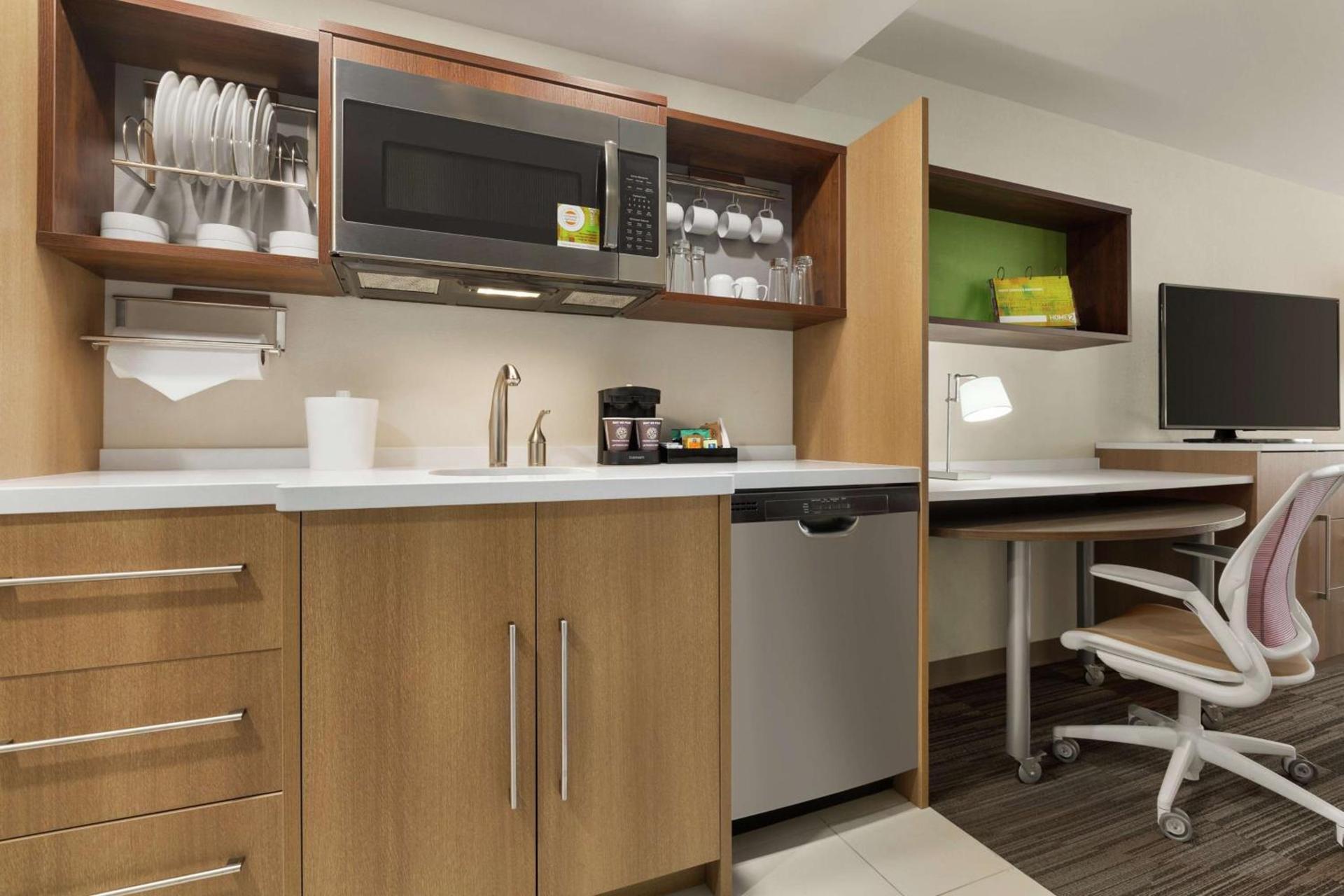 Home2 Suites By Hilton Portland Airport photo 22