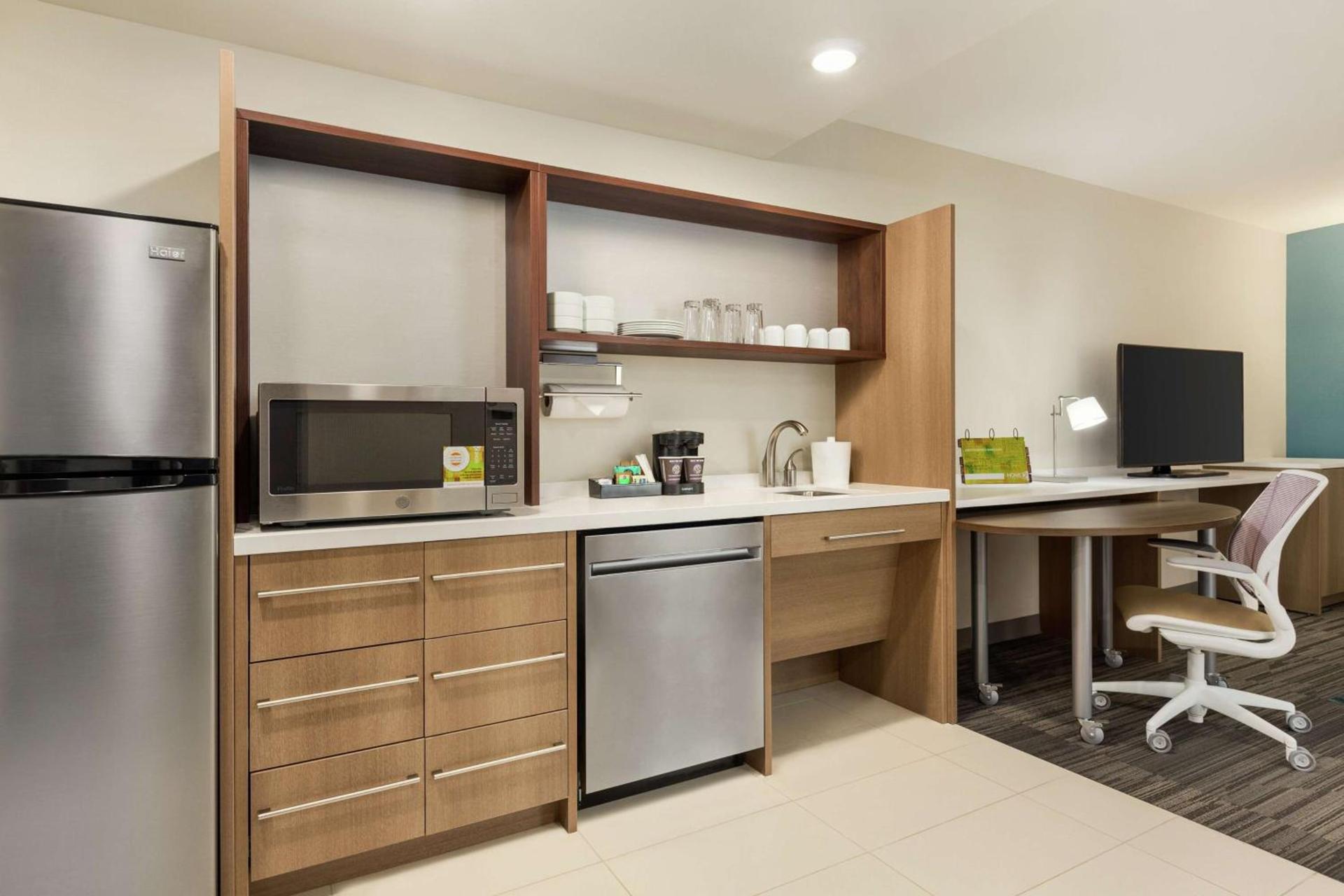 Home2 Suites By Hilton Portland Airport photo 24