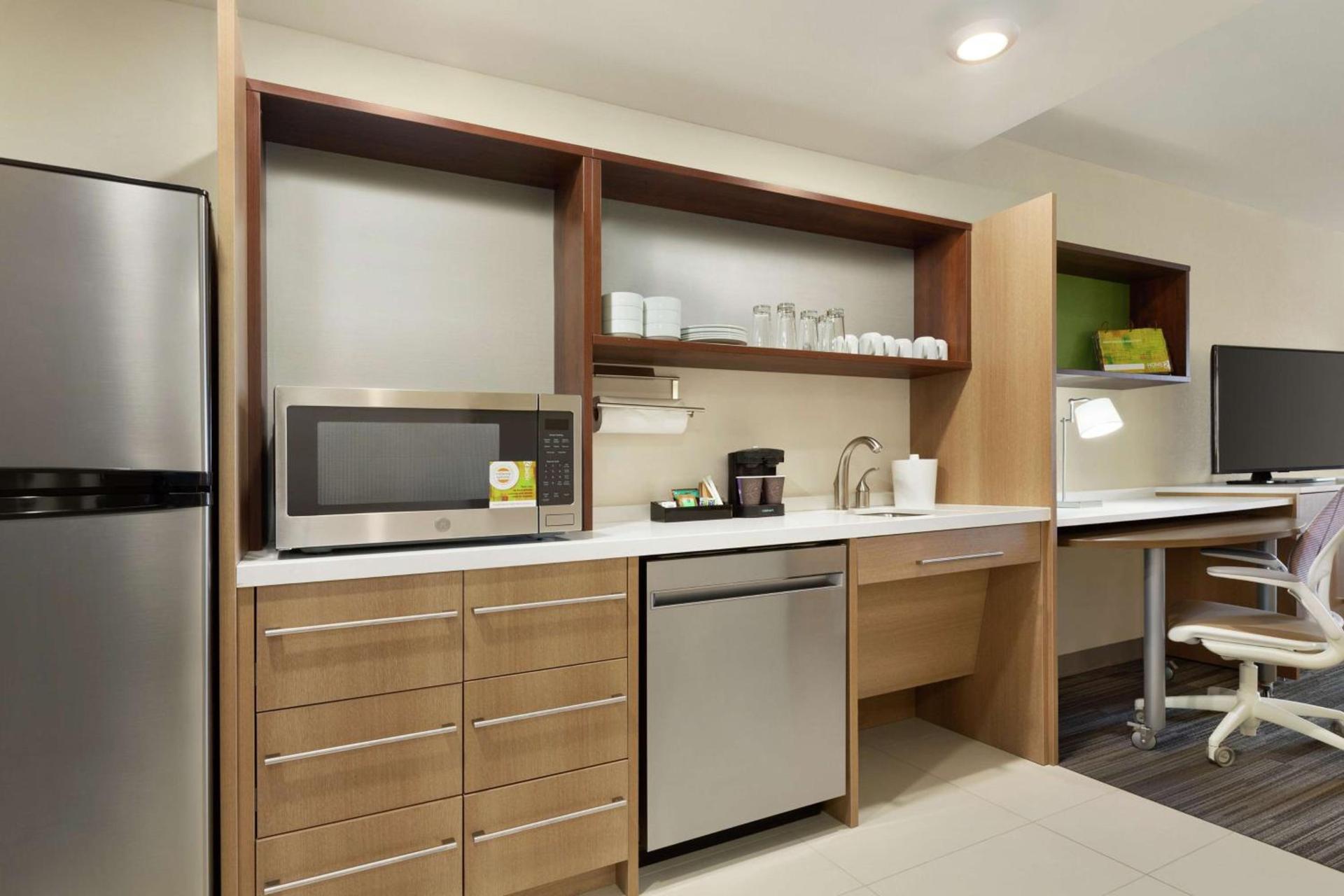 Home2 Suites By Hilton Portland Airport photo 26