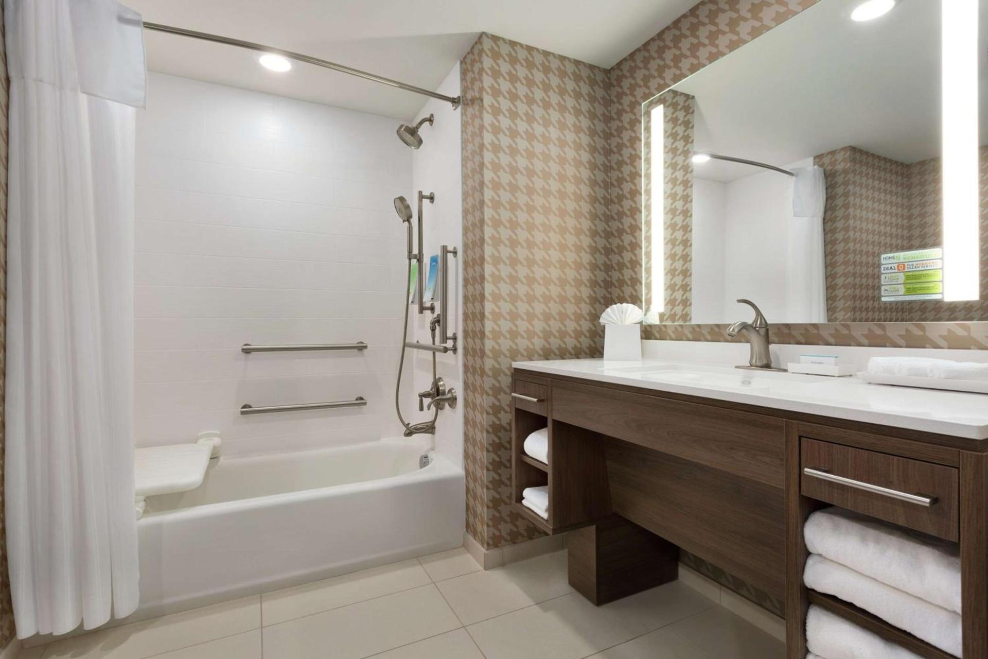 Home2 Suites By Hilton Portland Airport photo 35