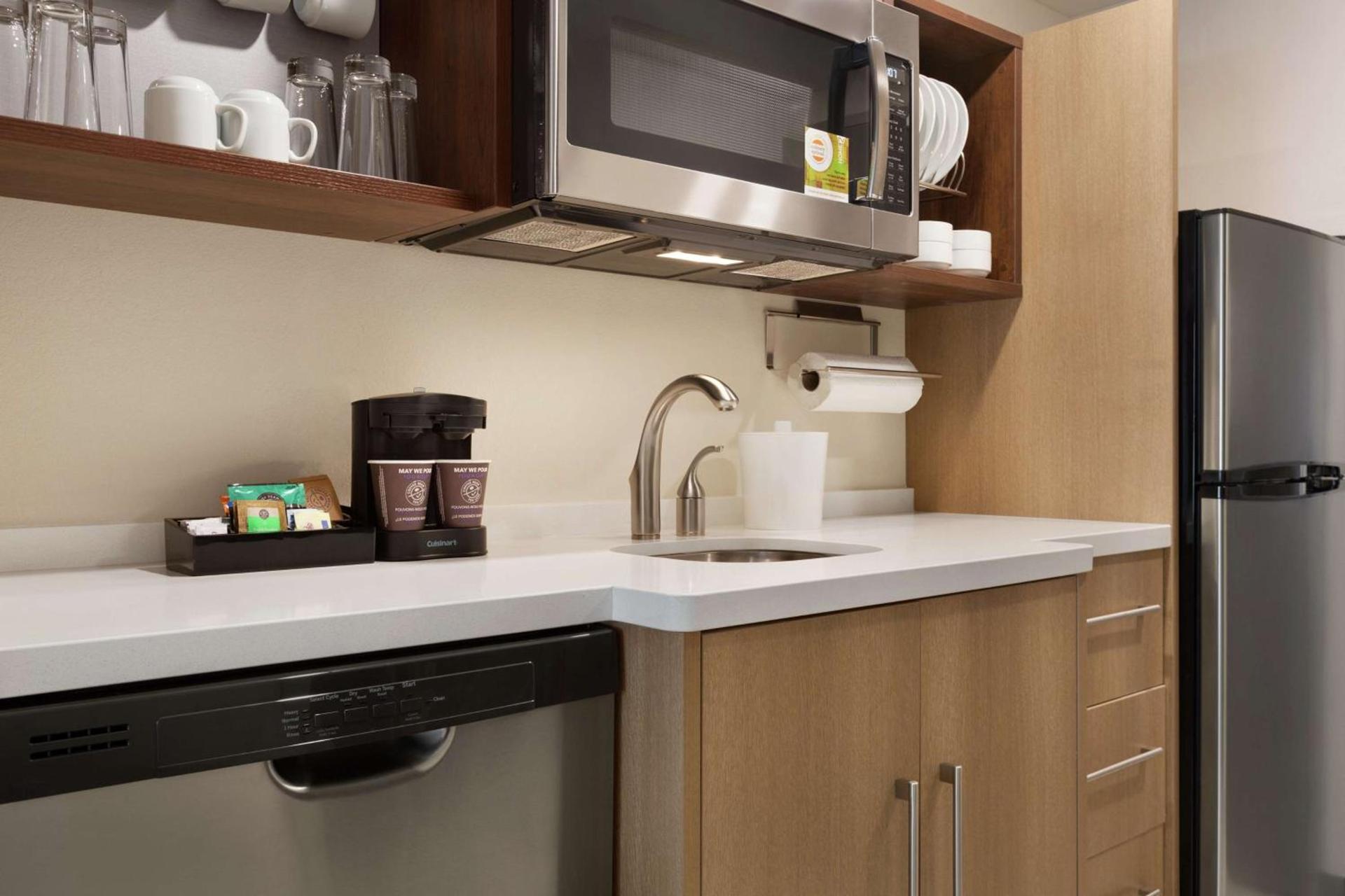 Home2 Suites By Hilton Portland Airport photo 39