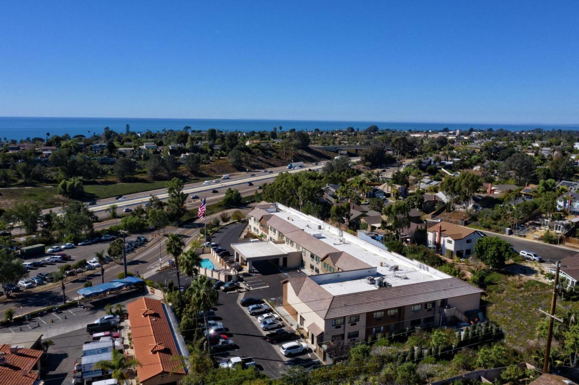 Hampton by Hilton Encinitas-Cardiff Encinitas, CA near Del Mar photo 2