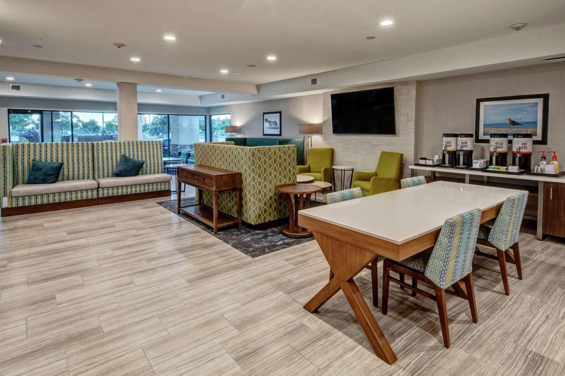 Hampton by Hilton Encinitas-Cardiff Encinitas, CA near Del Mar photo 7