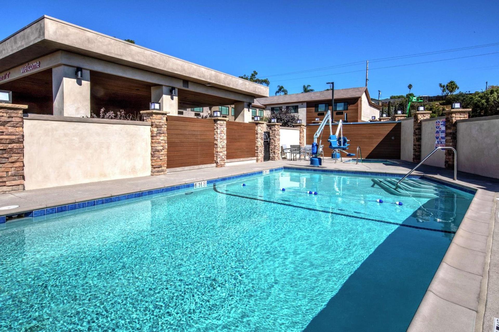 Hampton by Hilton Encinitas-Cardiff Encinitas, CA near Del Mar photo 12