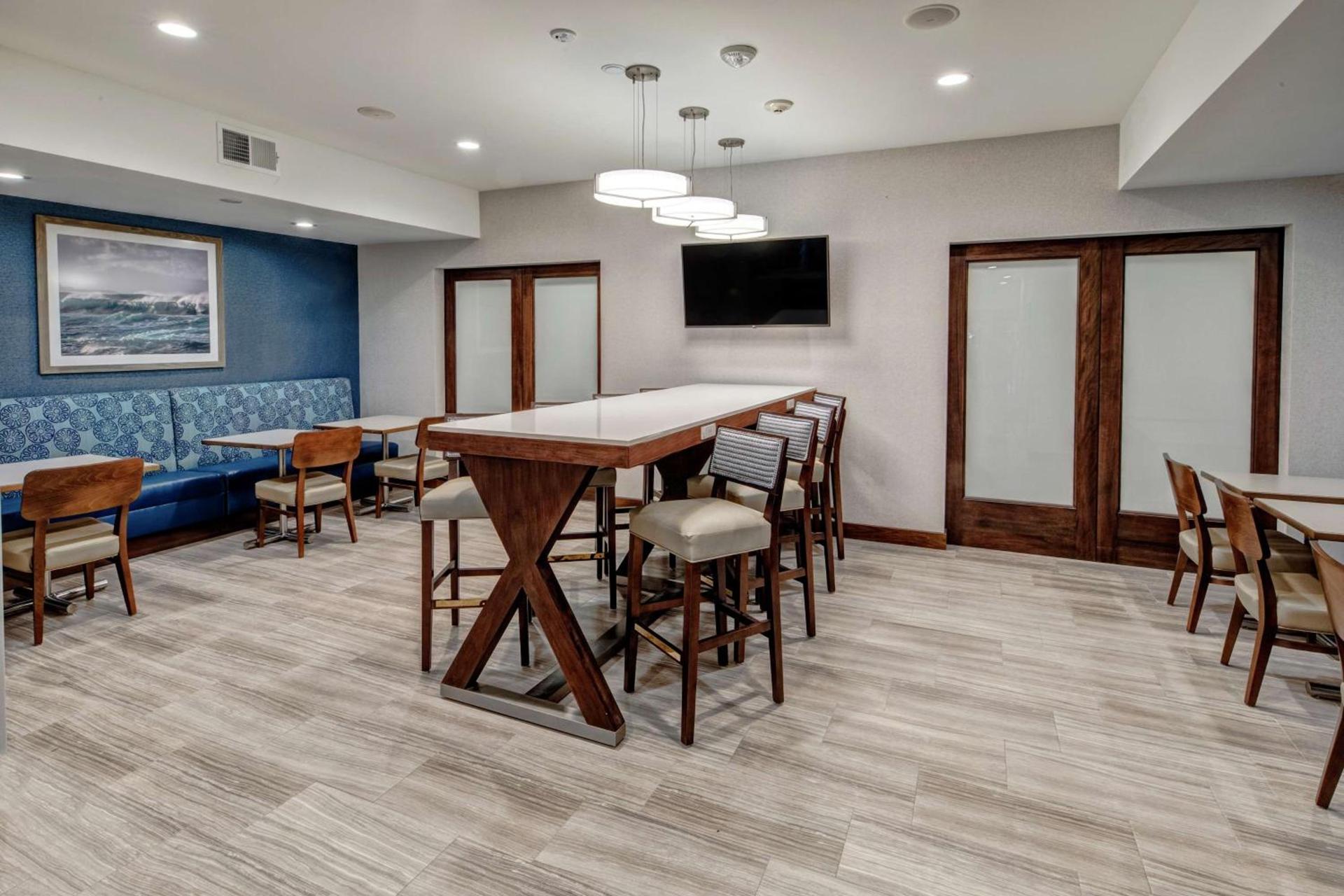 Hampton by Hilton Encinitas-Cardiff Encinitas, CA near Del Mar photo 14