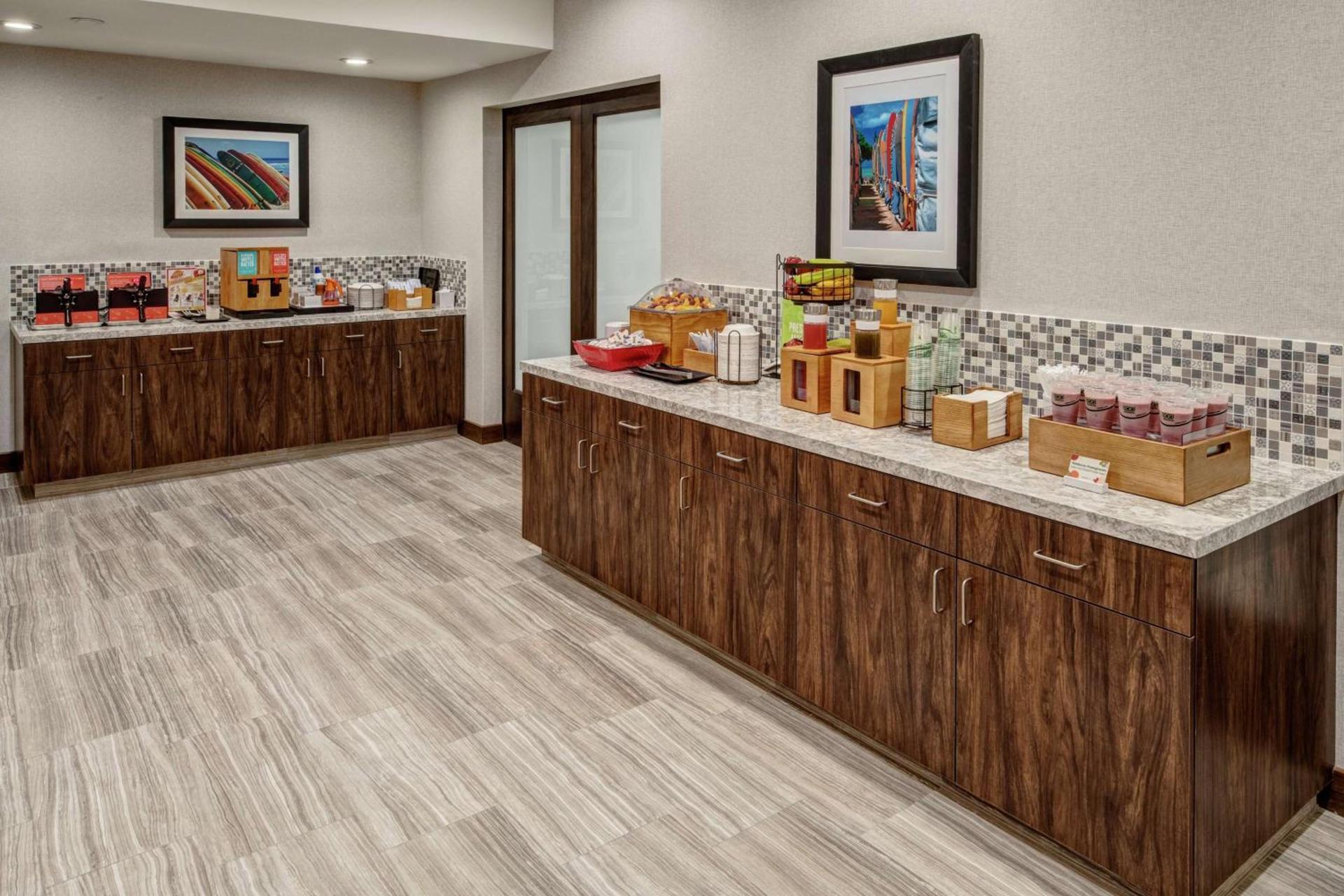 Hampton by Hilton Encinitas-Cardiff Encinitas, CA near Del Mar photo 13