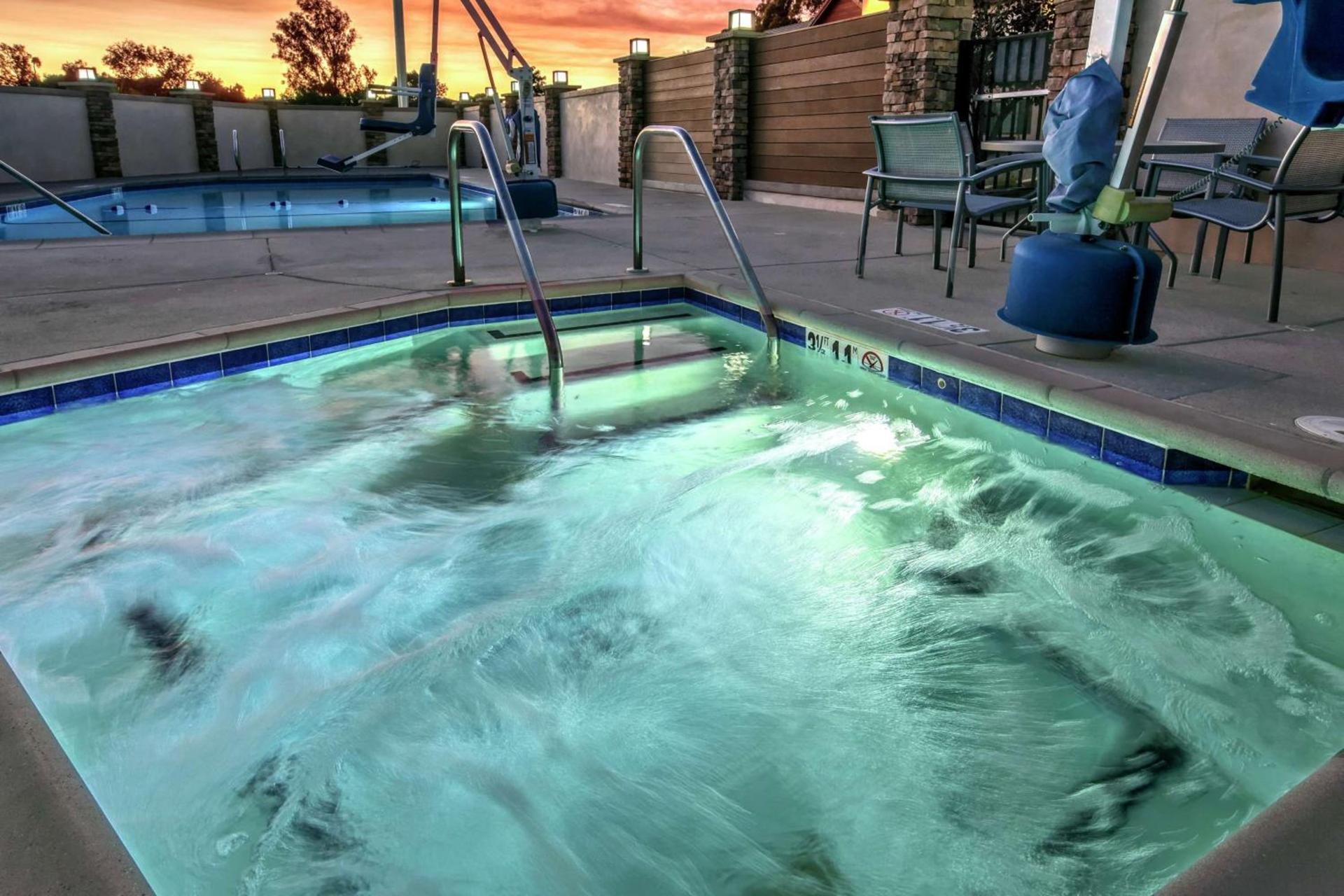 Hampton by Hilton Encinitas-Cardiff Encinitas, CA near Del Mar photo 27
