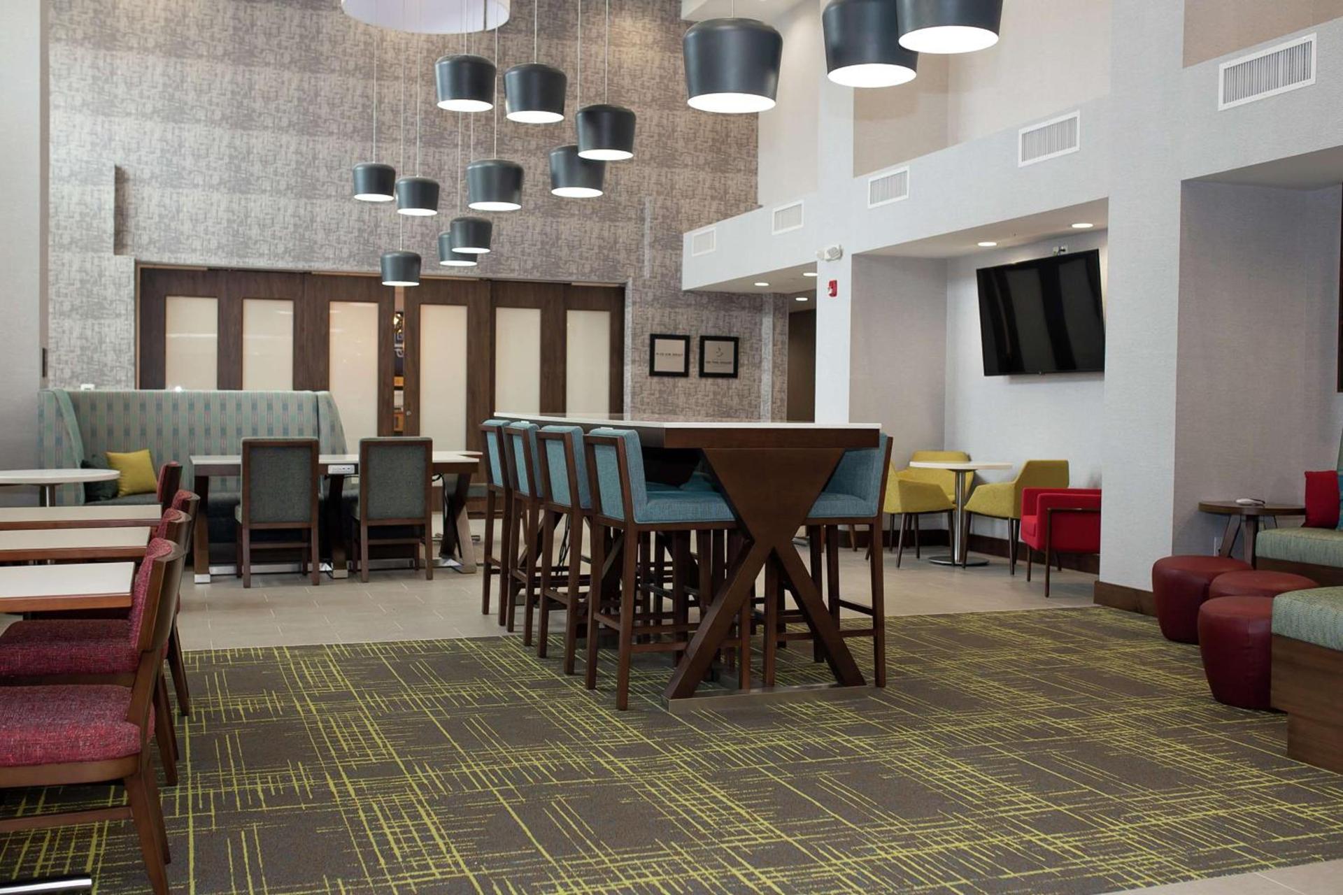 Hampton Inn and Suites Dundee photo 6