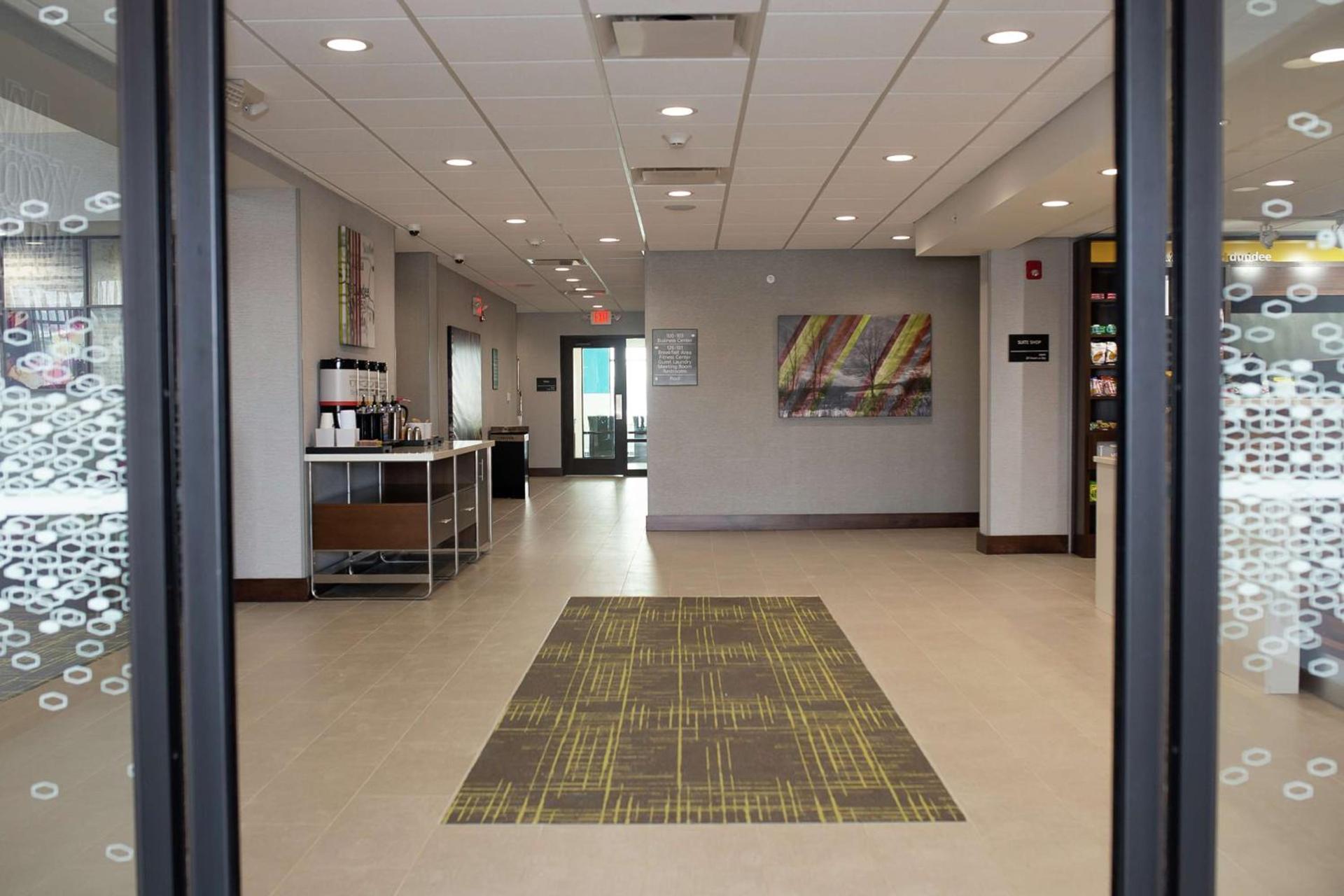 Hampton Inn and Suites Dundee photo 7