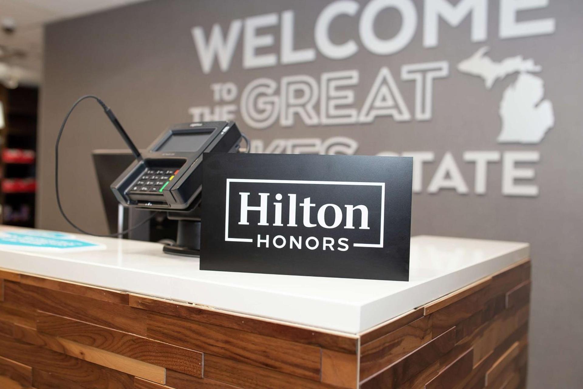 Hampton Inn and Suites Dundee photo 9