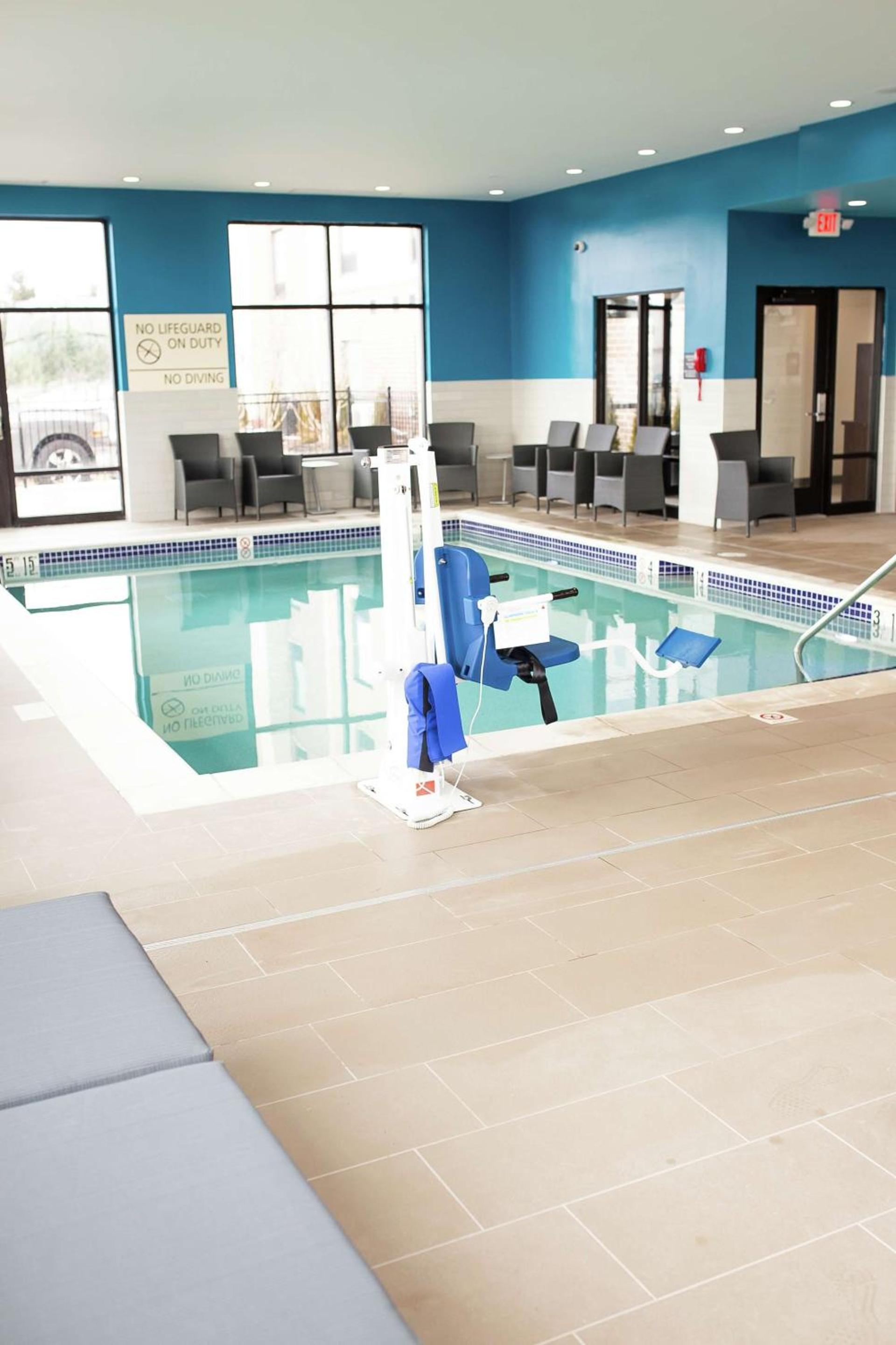 Hampton Inn and Suites Dundee photo 12