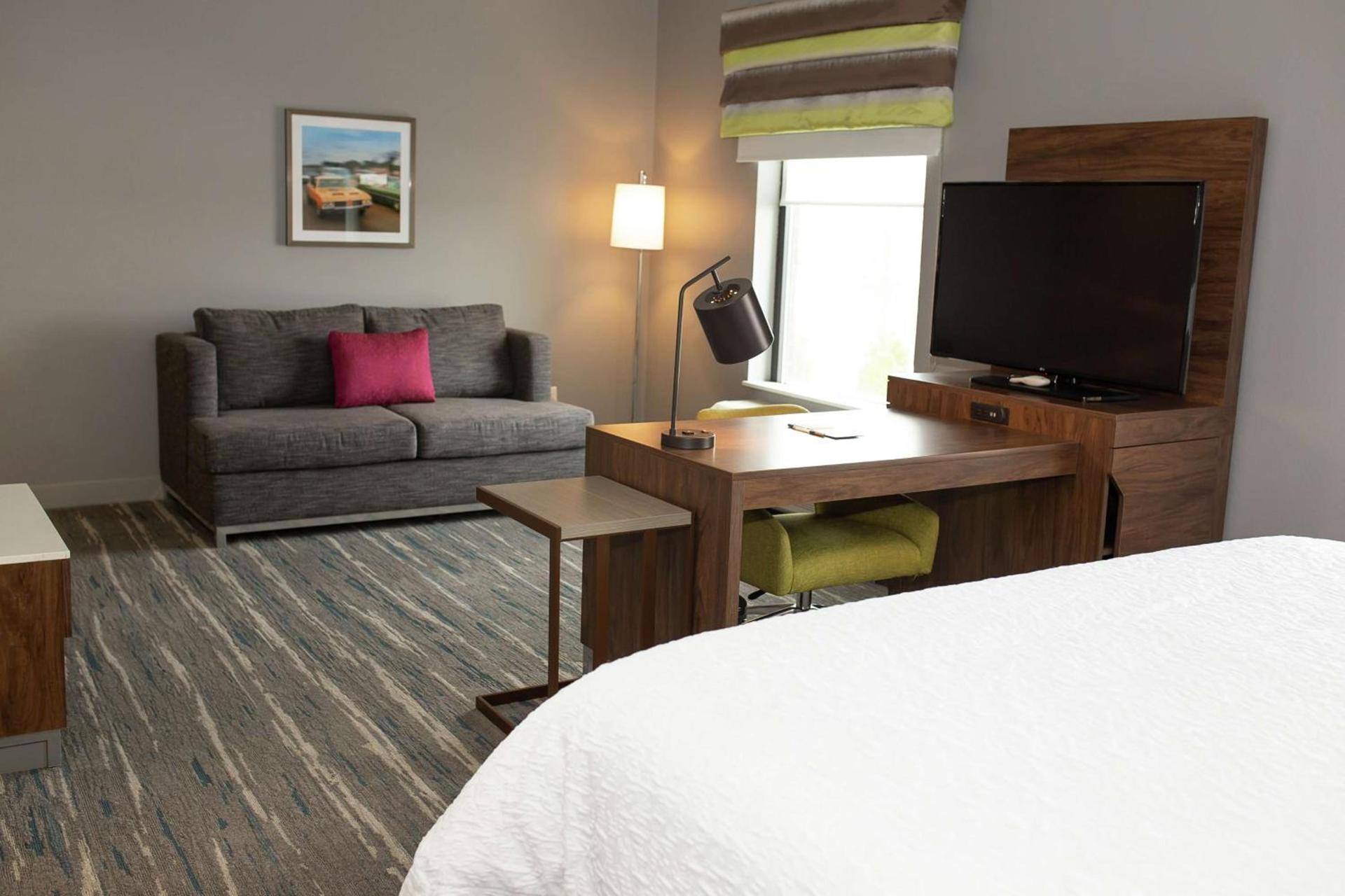 Hampton Inn and Suites Dundee photo 26