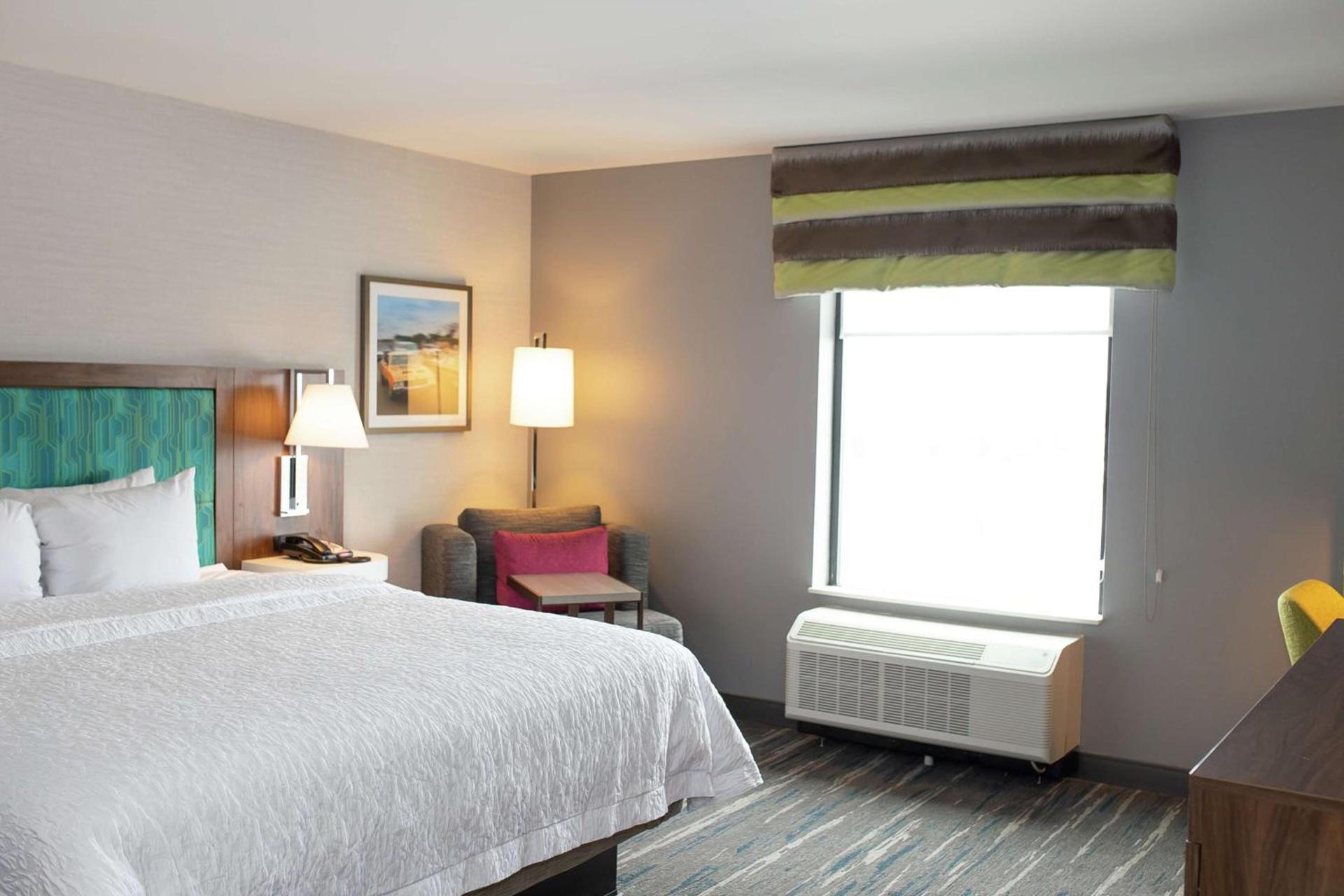 Hampton Inn and Suites Dundee photo 30