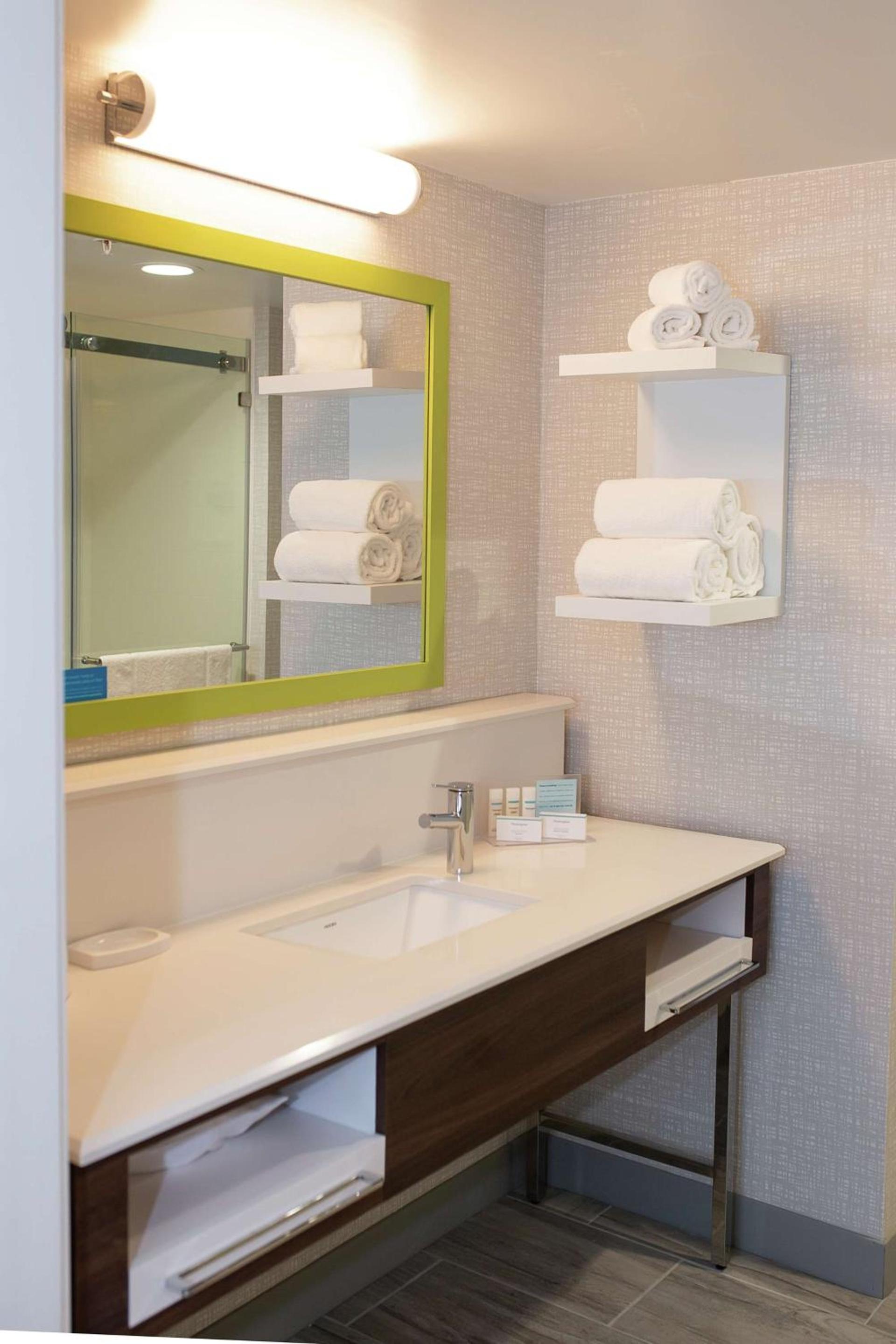Hampton Inn and Suites Dundee photo 36