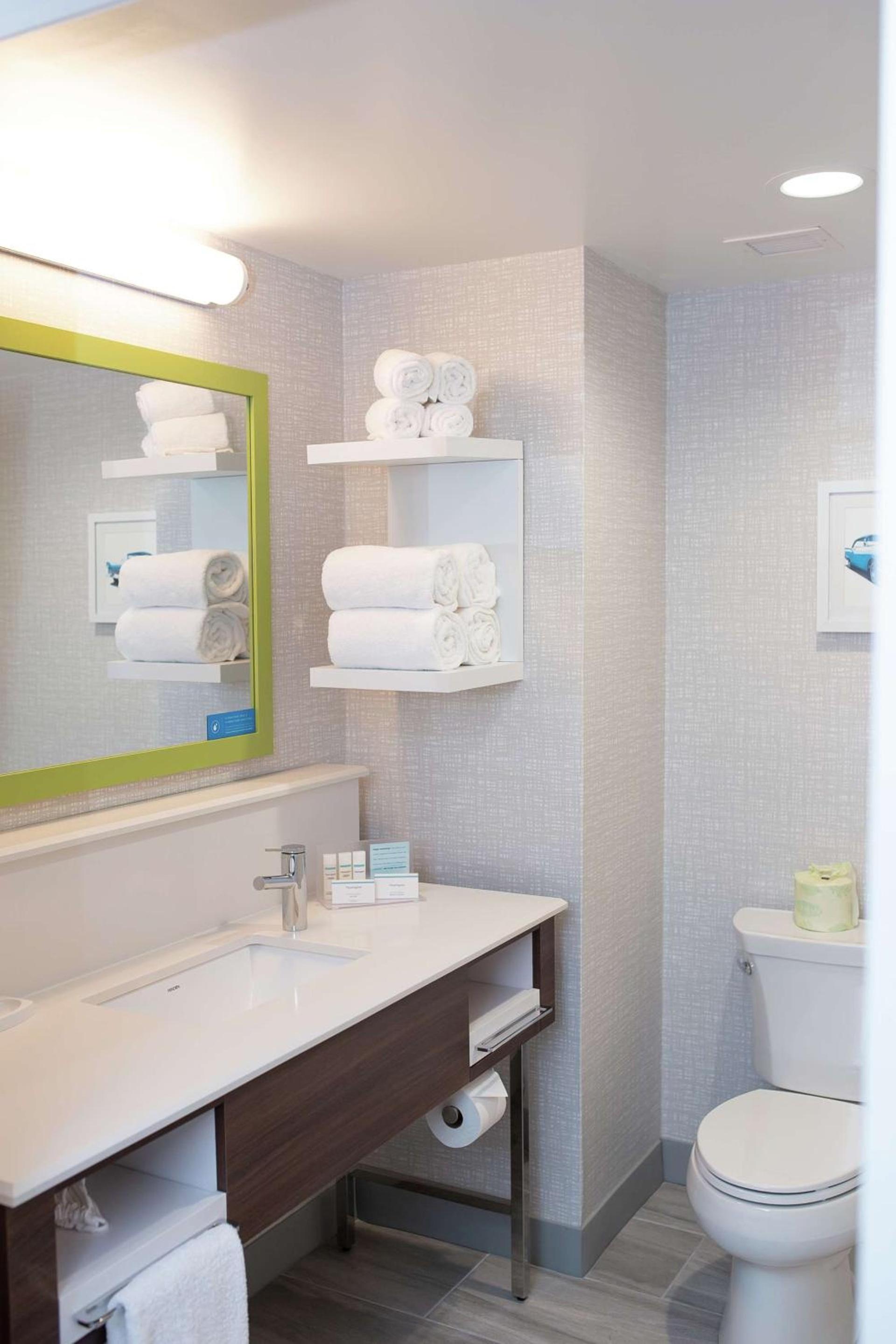 Hampton Inn and Suites Dundee photo 37