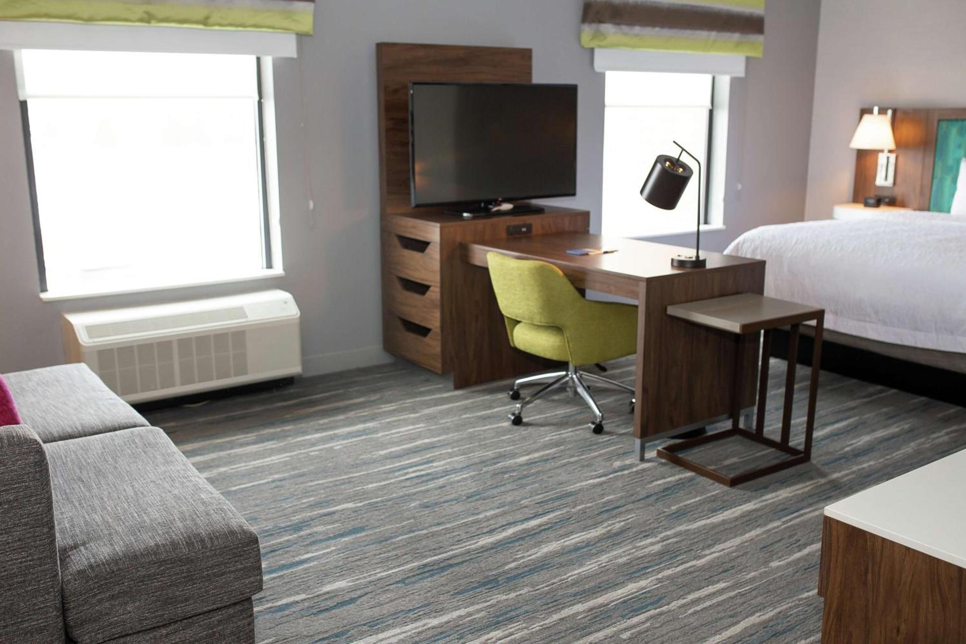 Hampton Inn and Suites Dundee photo 41
