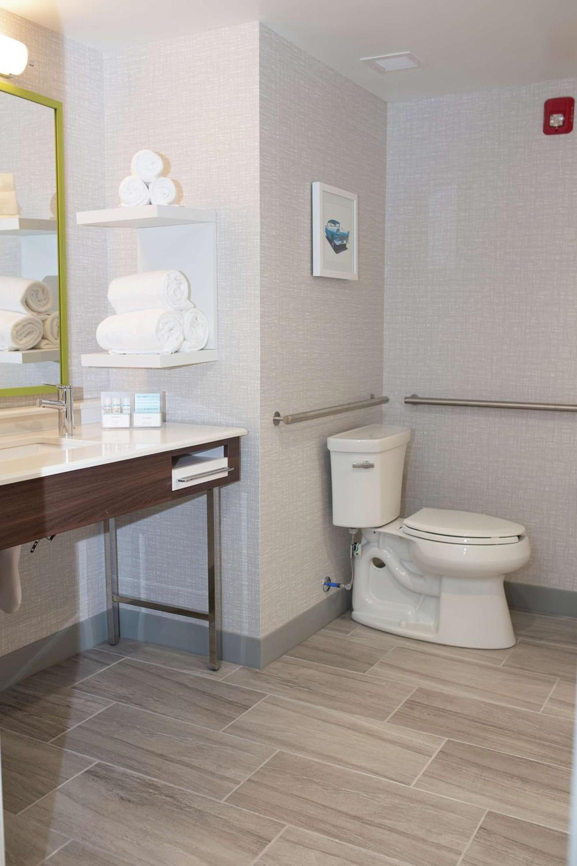 Hampton Inn and Suites Dundee photo 45