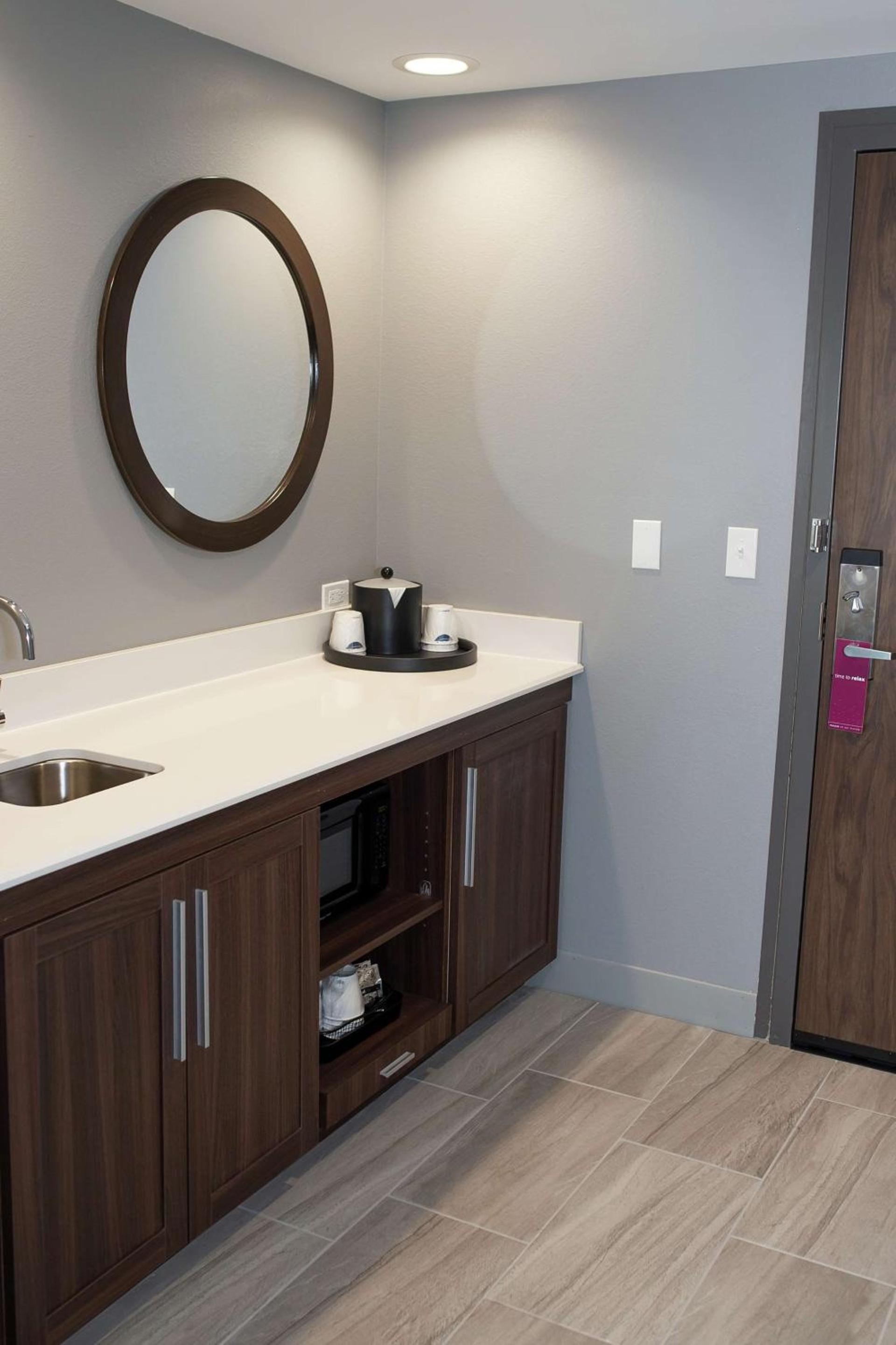 Hampton Inn and Suites Dundee photo 48