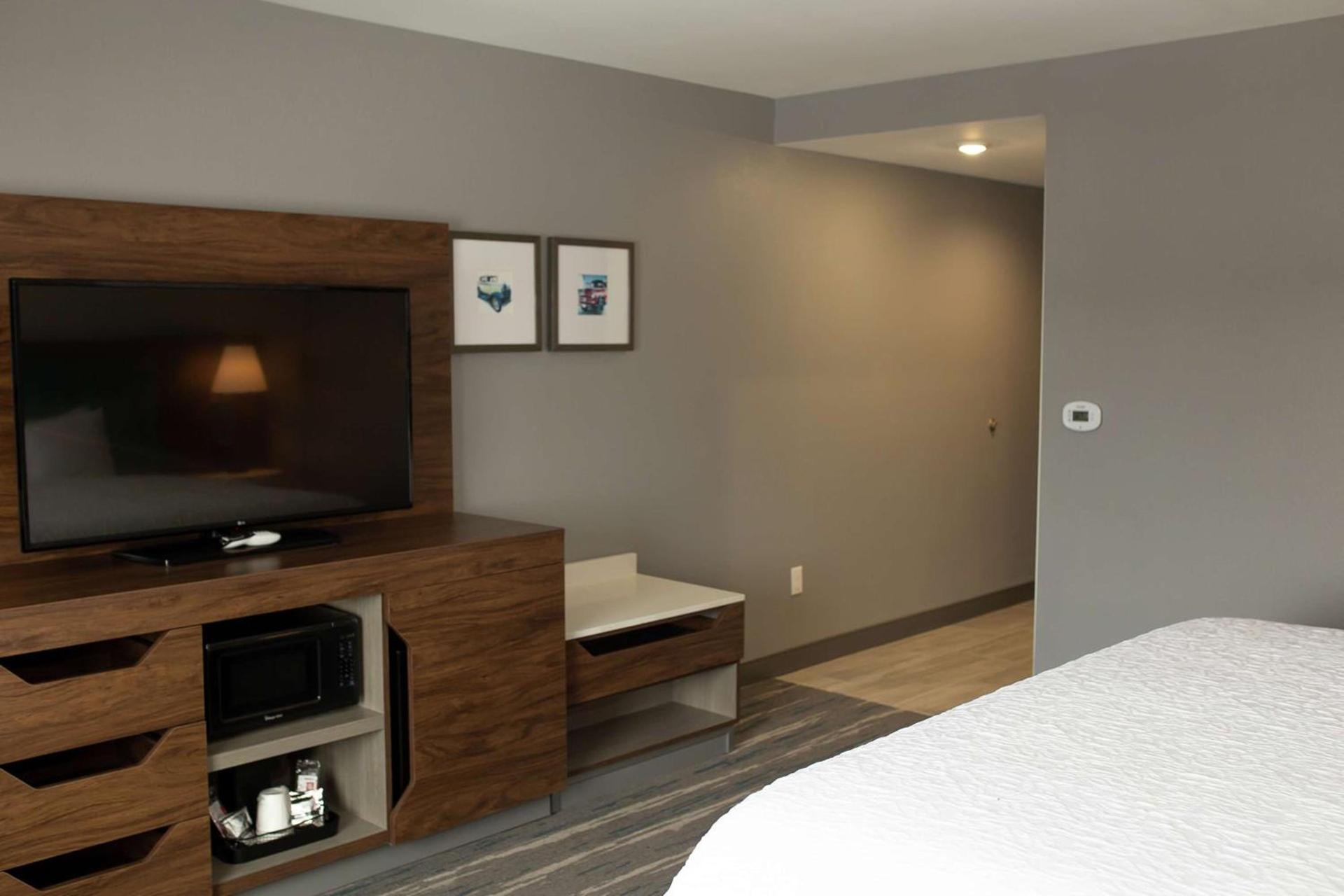 Hampton Inn and Suites Dundee photo 53