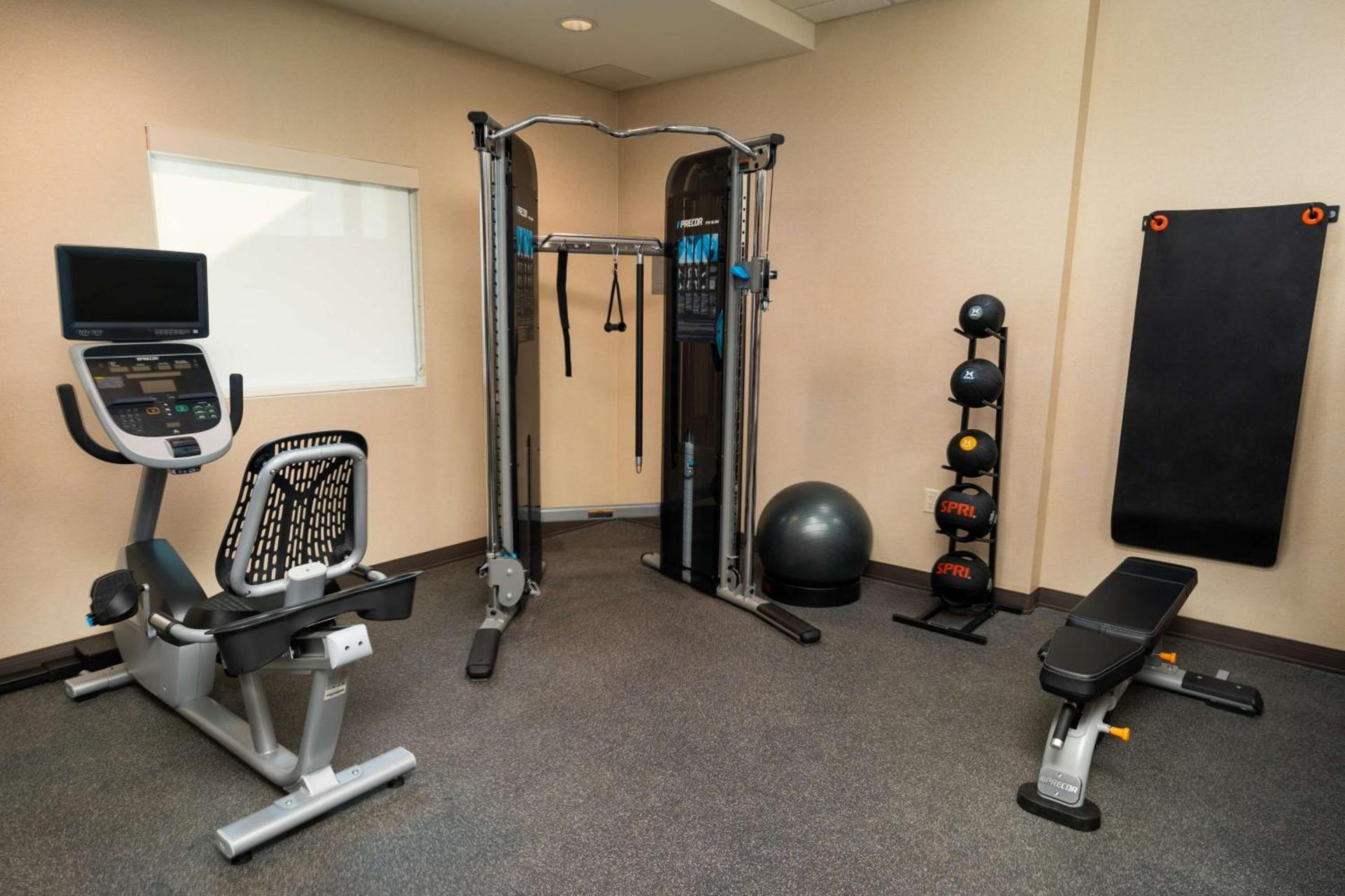 Home2 Suites Bakersfield photo 16