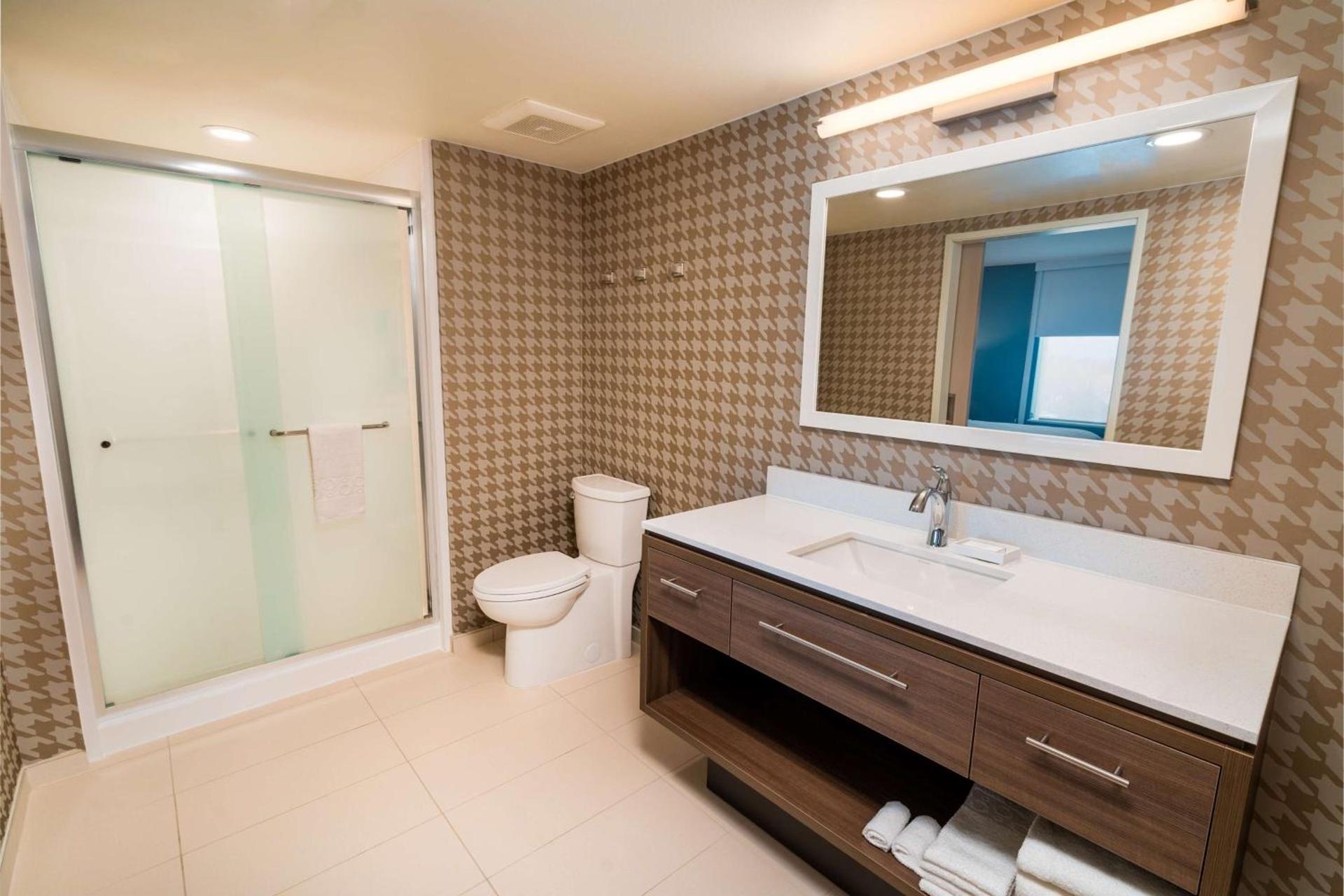 Home2 Suites Bakersfield photo 27