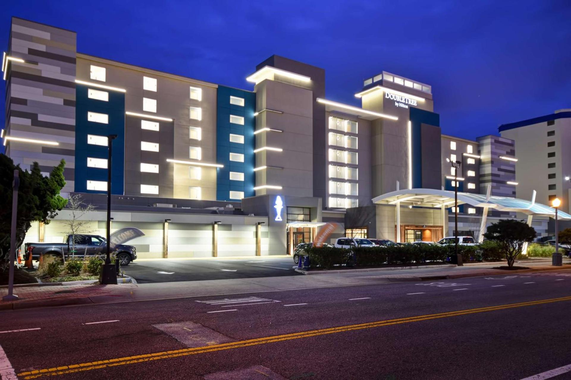 DoubleTree by Hilton Oceanfront Virginia Beach photo 2