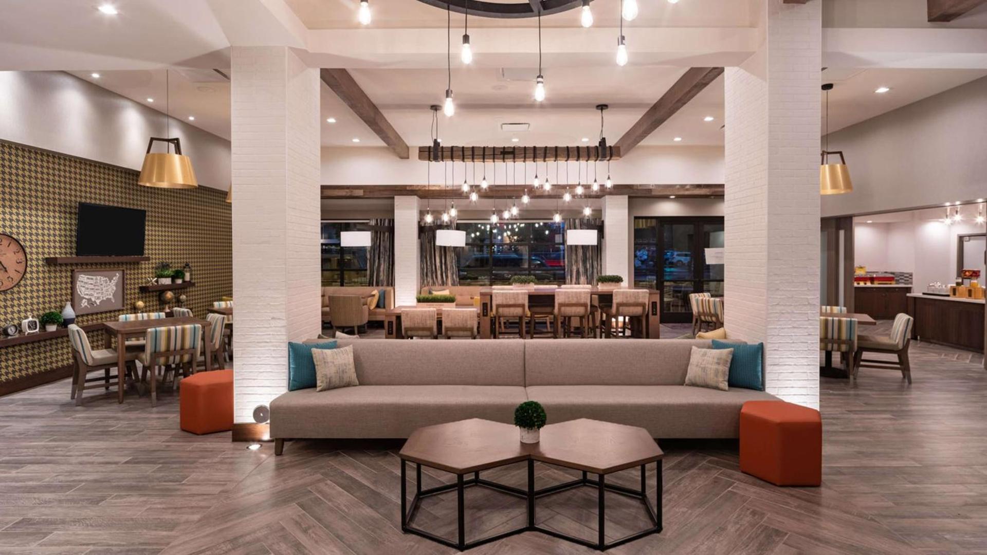Hampton Inn Riverside Downtown Convention Center photo 9