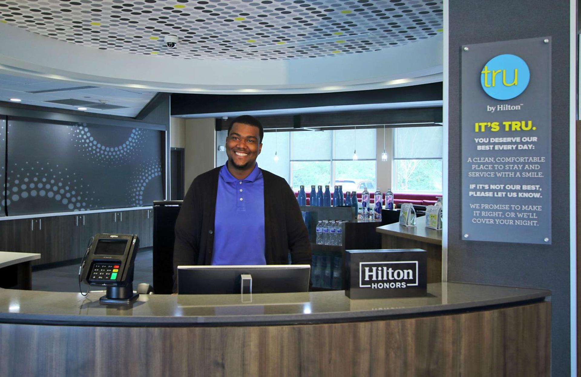 Tru By Hilton Mobile photo 11