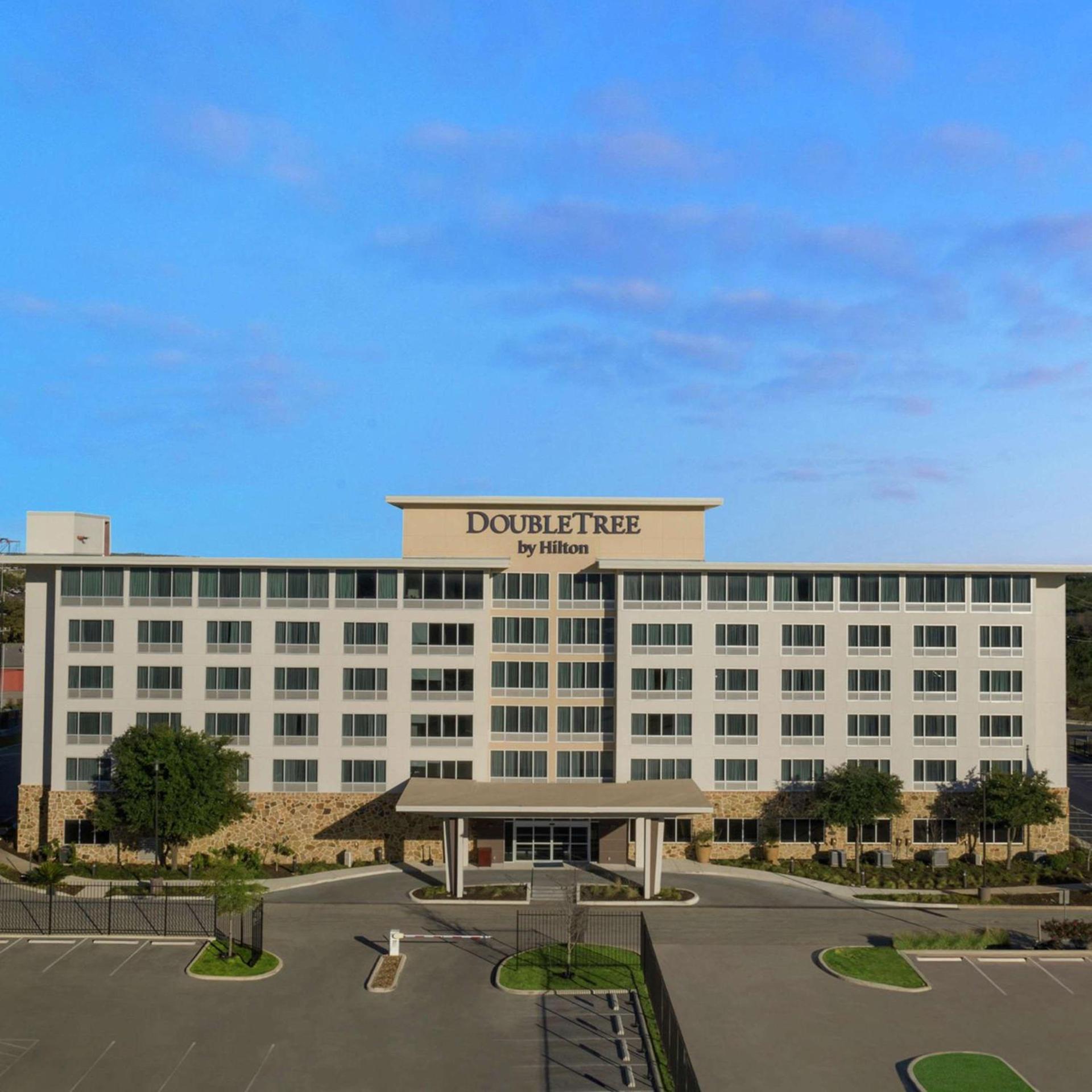 DoubleTree by Hilton San Antonio Northwest - La Cantera photo 1
