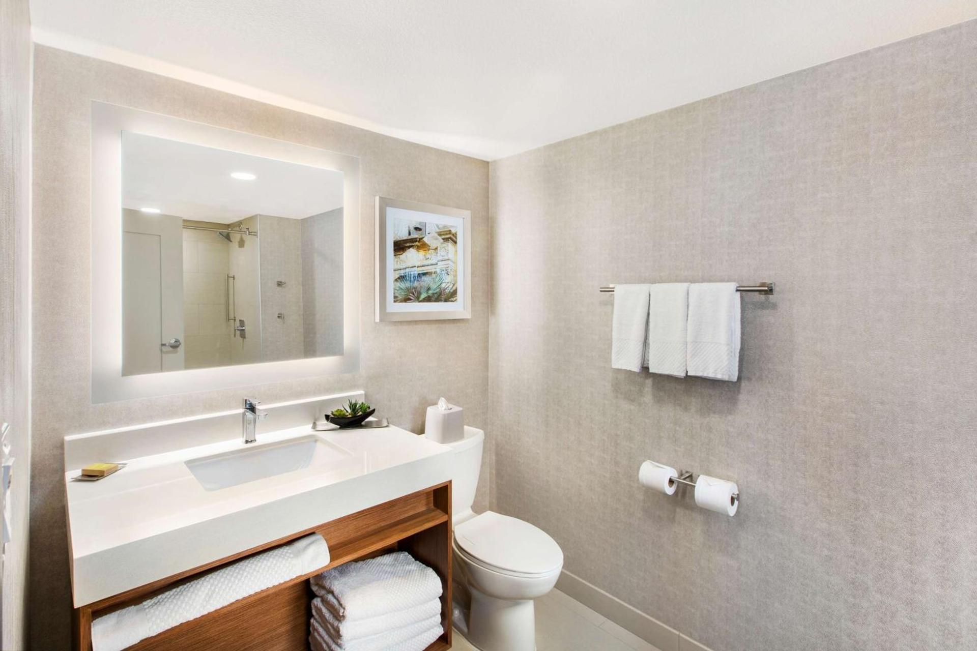 DoubleTree by Hilton San Antonio Northwest - La Cantera photo 17