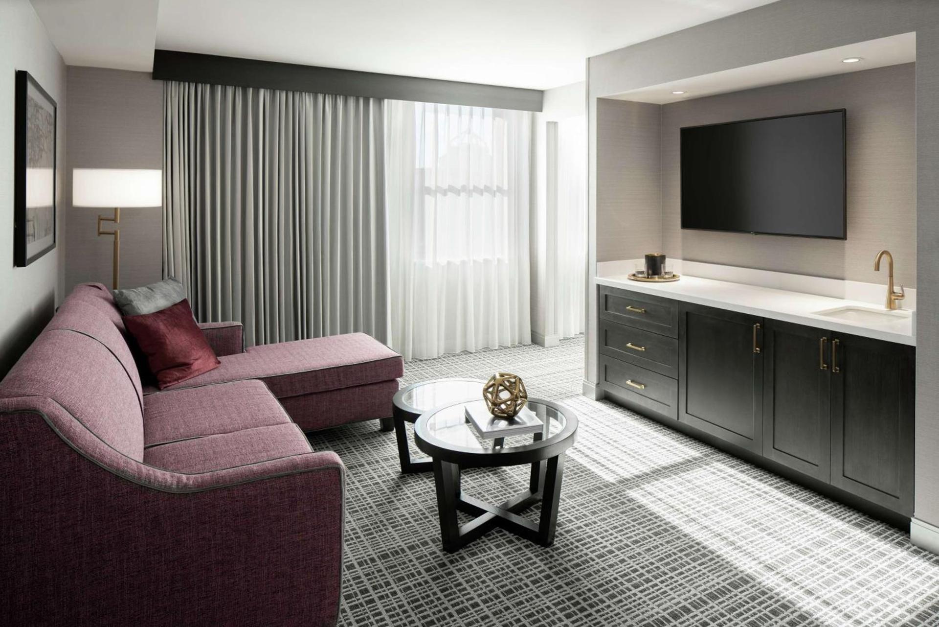 The Axis Moline Hotel, Tapestry Collection By Hilton photo 27