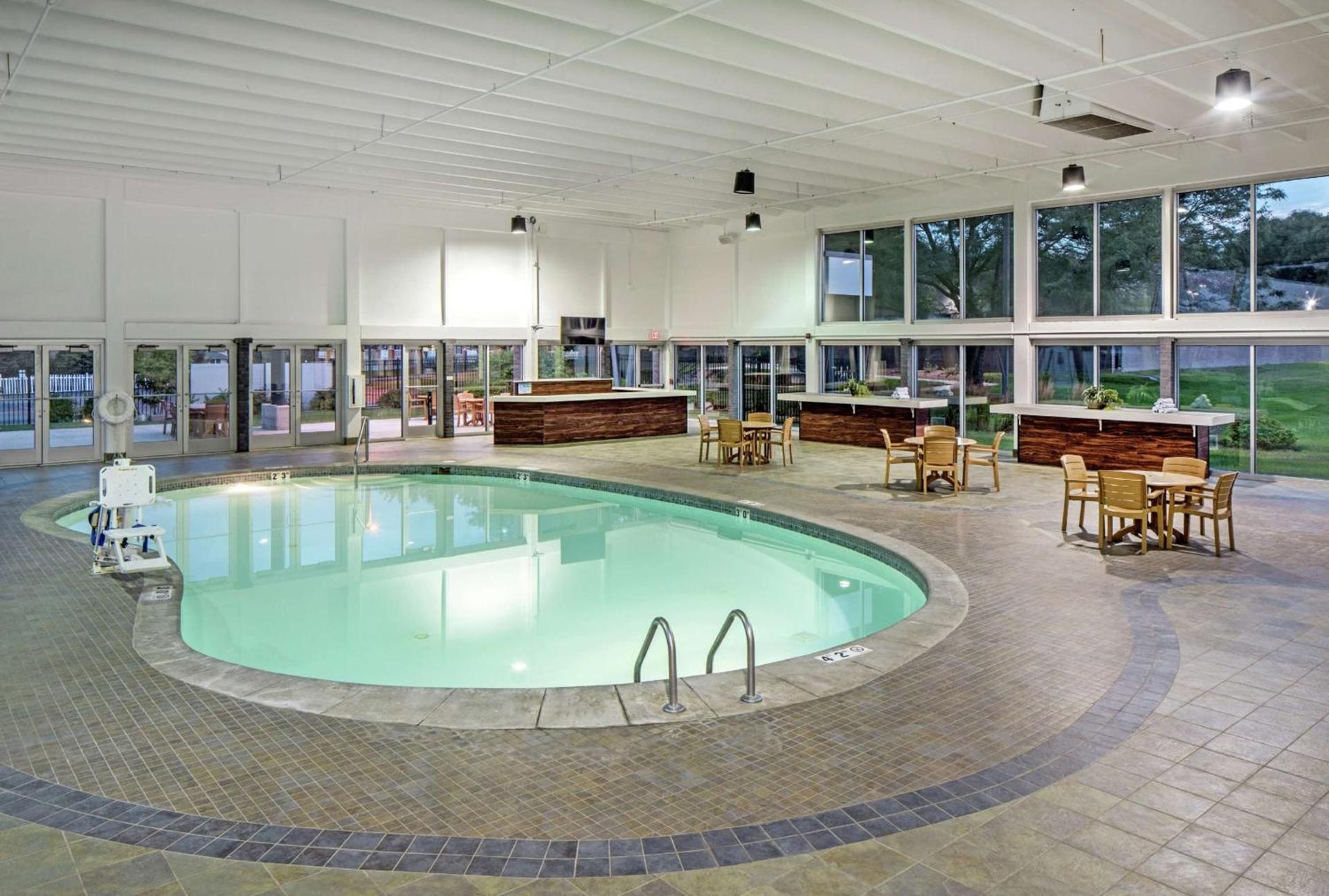 Doubletree By Hilton Omaha Southwest, Ne photo 9
