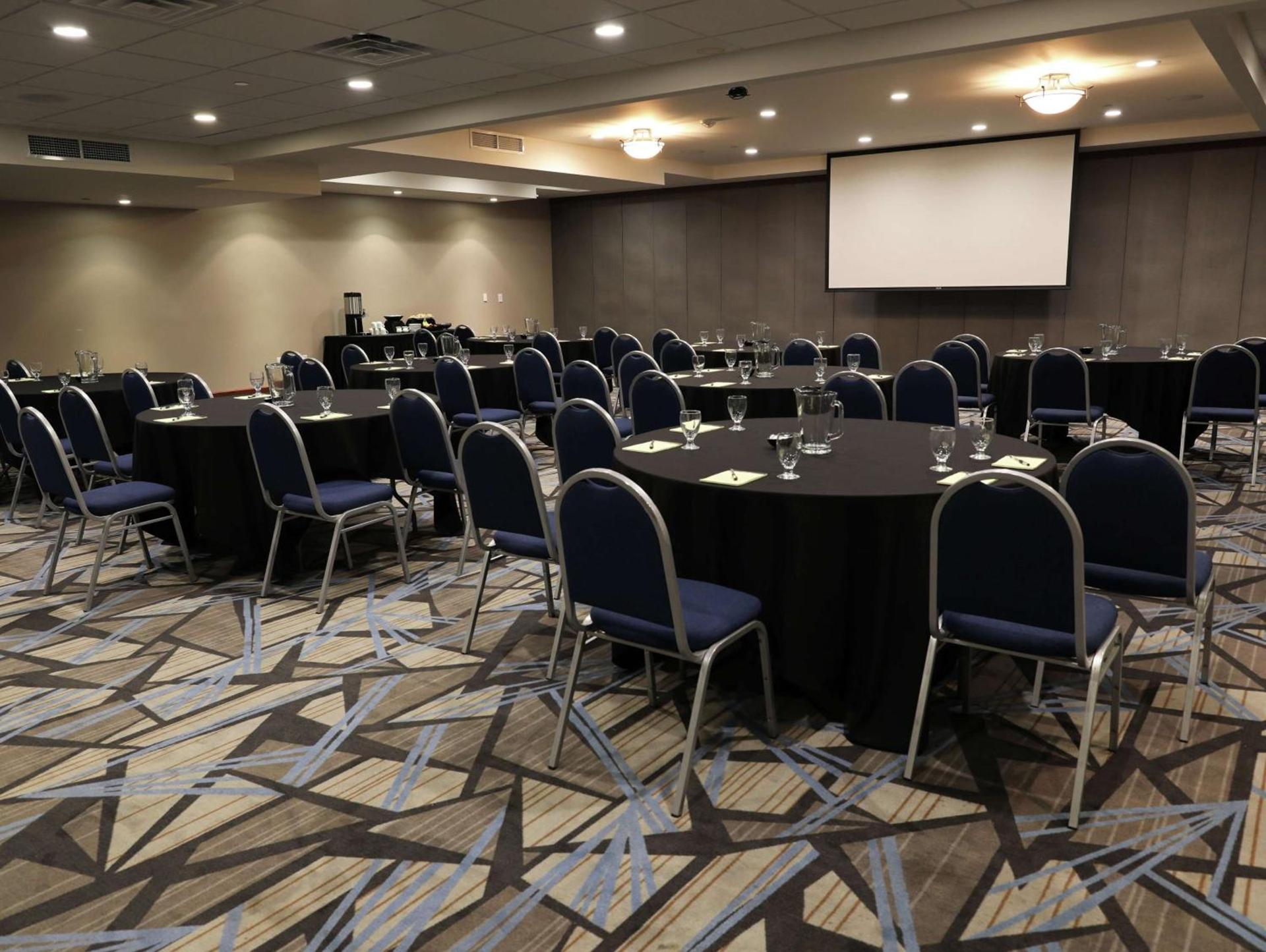 Doubletree By Hilton Omaha Southwest, Ne photo 26