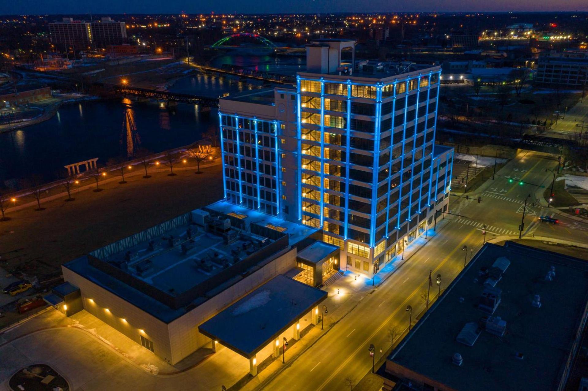 Embassy Suites By Hilton Rockford Riverfront photo 3