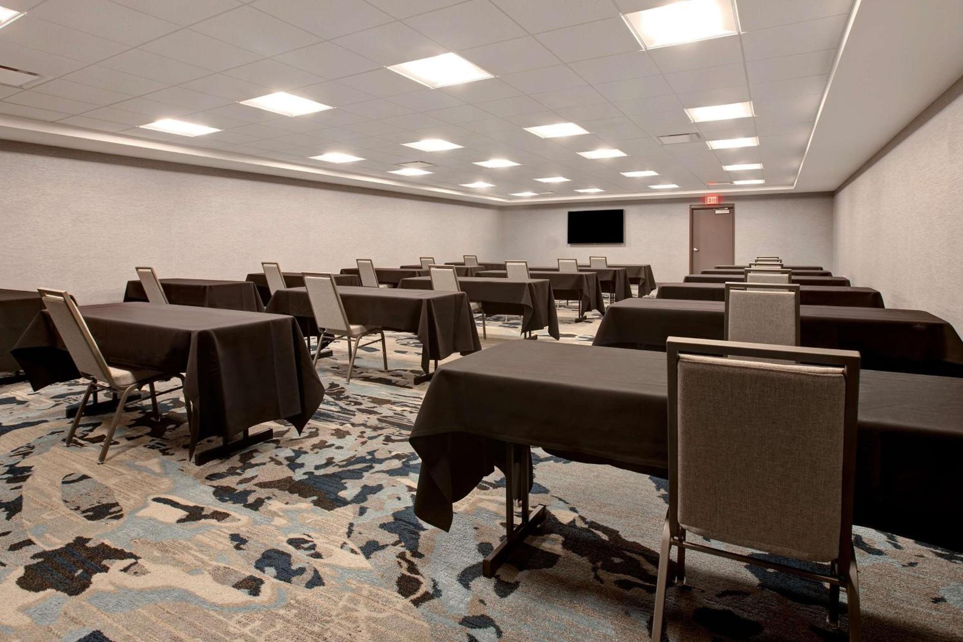 Embassy Suites By Hilton Rockford Riverfront photo 52