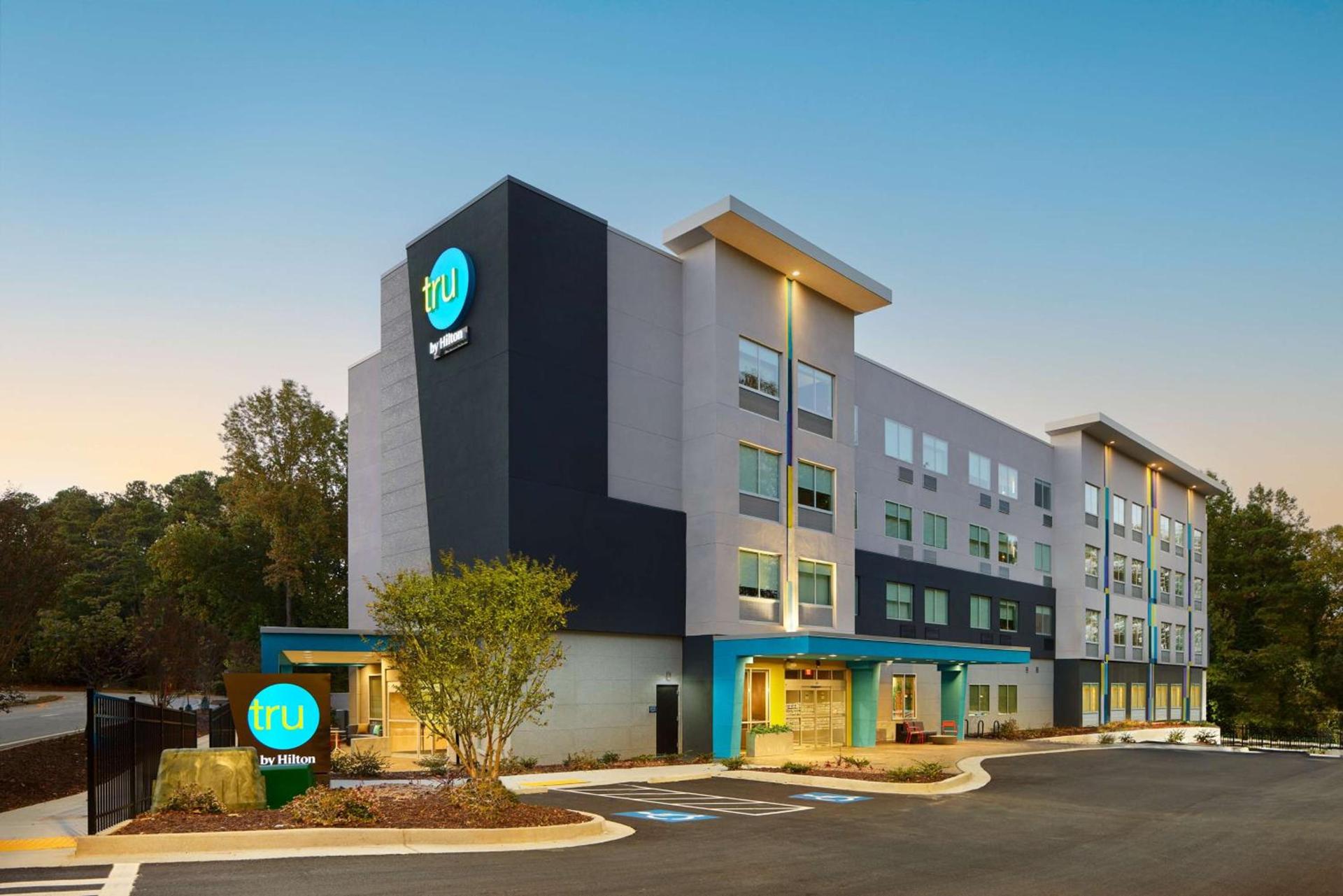 Tru By Hilton Atlanta Northlake Parkway, Ga photo 1