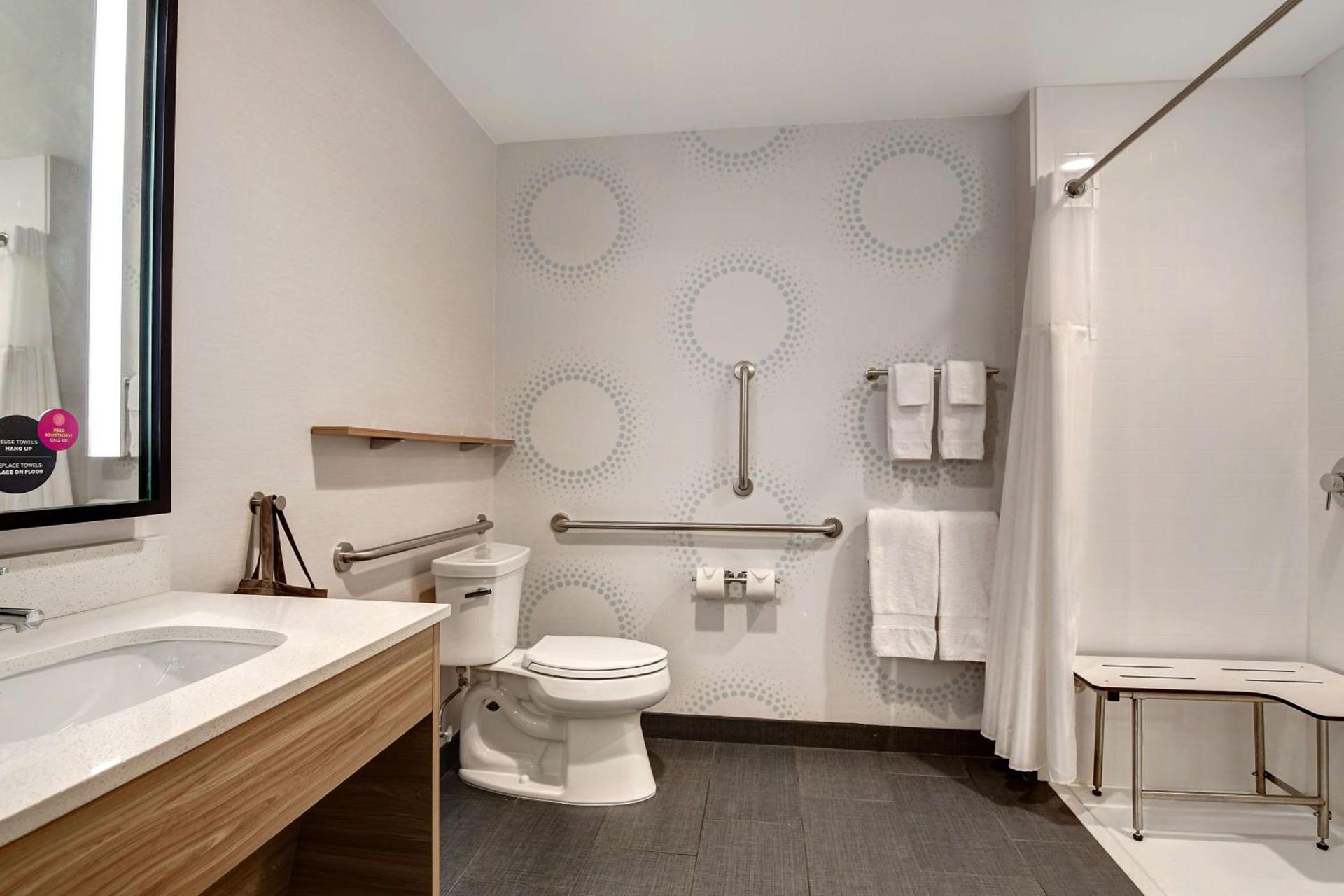 Tru By Hilton Columbia Greystone photo 24