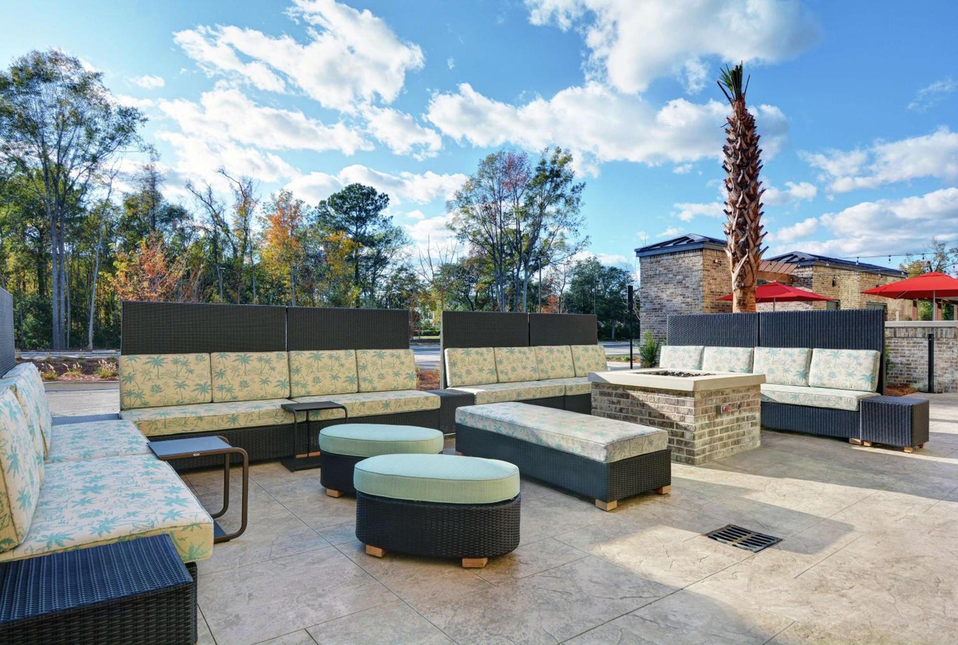 Home2 Suites By Hilton Charleston Daniel Island, Sc photo 2