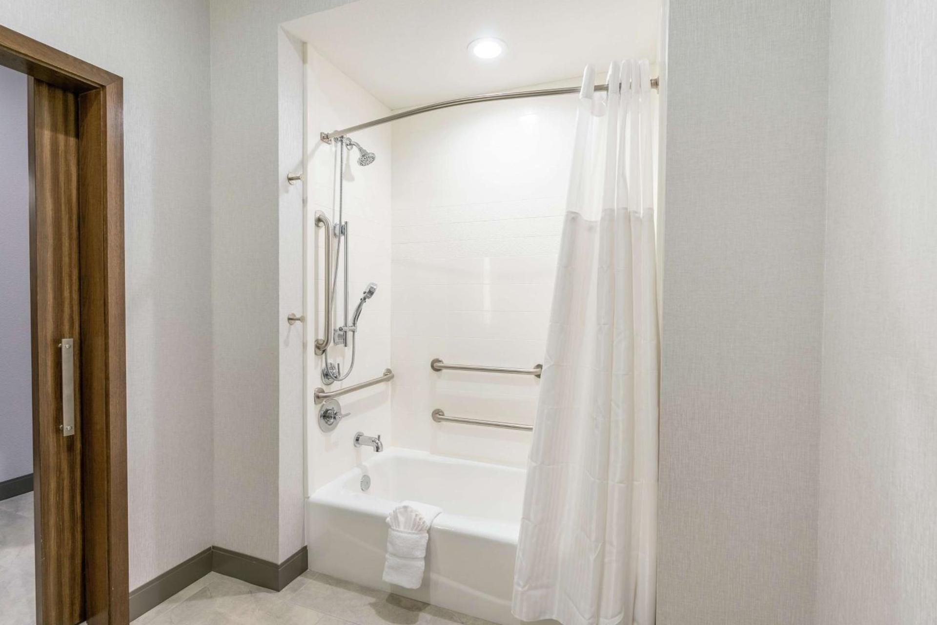 Hilton Garden Inn Wichita Downtown, Ks photo 23