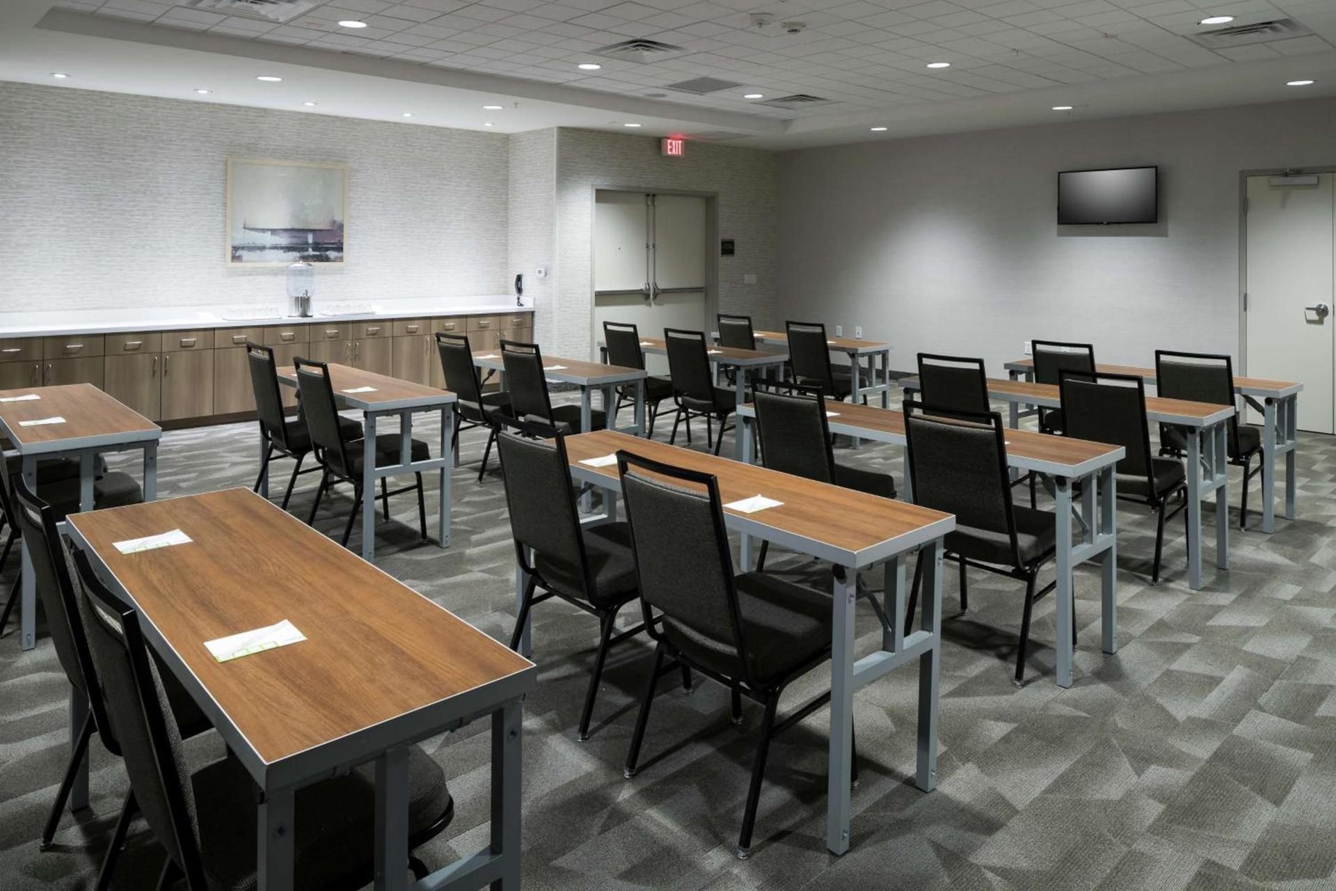 Home2 Suites By Hilton Jacksonville Airport photo 2