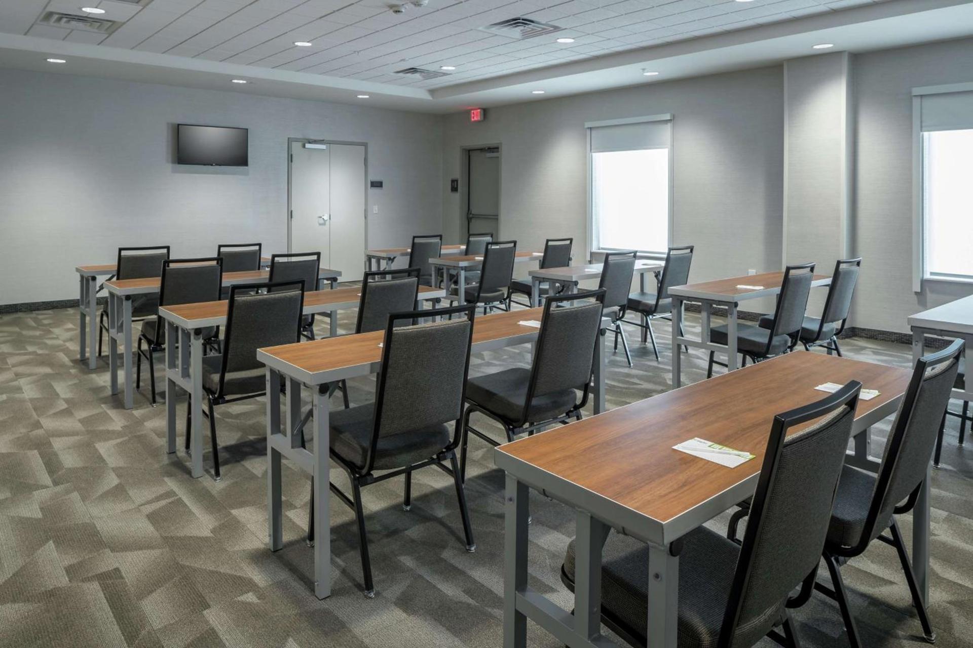 Home2 Suites By Hilton Jacksonville Airport photo 10