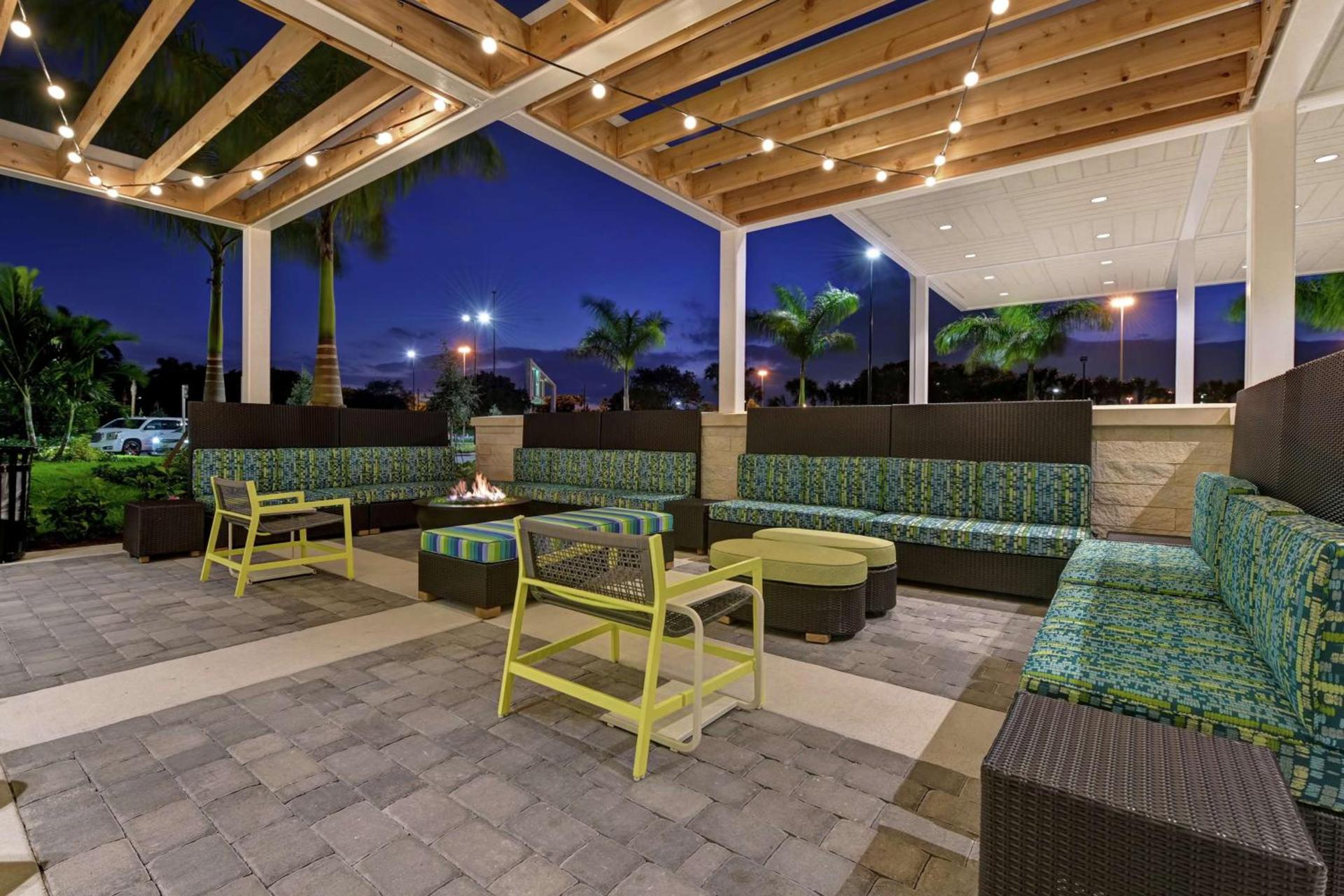 Home2 Suites By Hilton West Palm Beach Airport photo 6