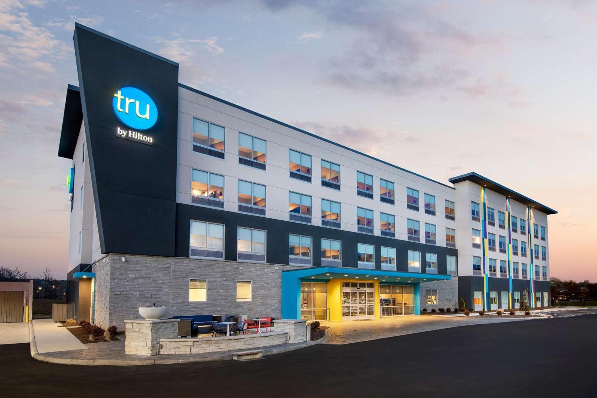 Tru By Hilton Sharonville, OH photo 2