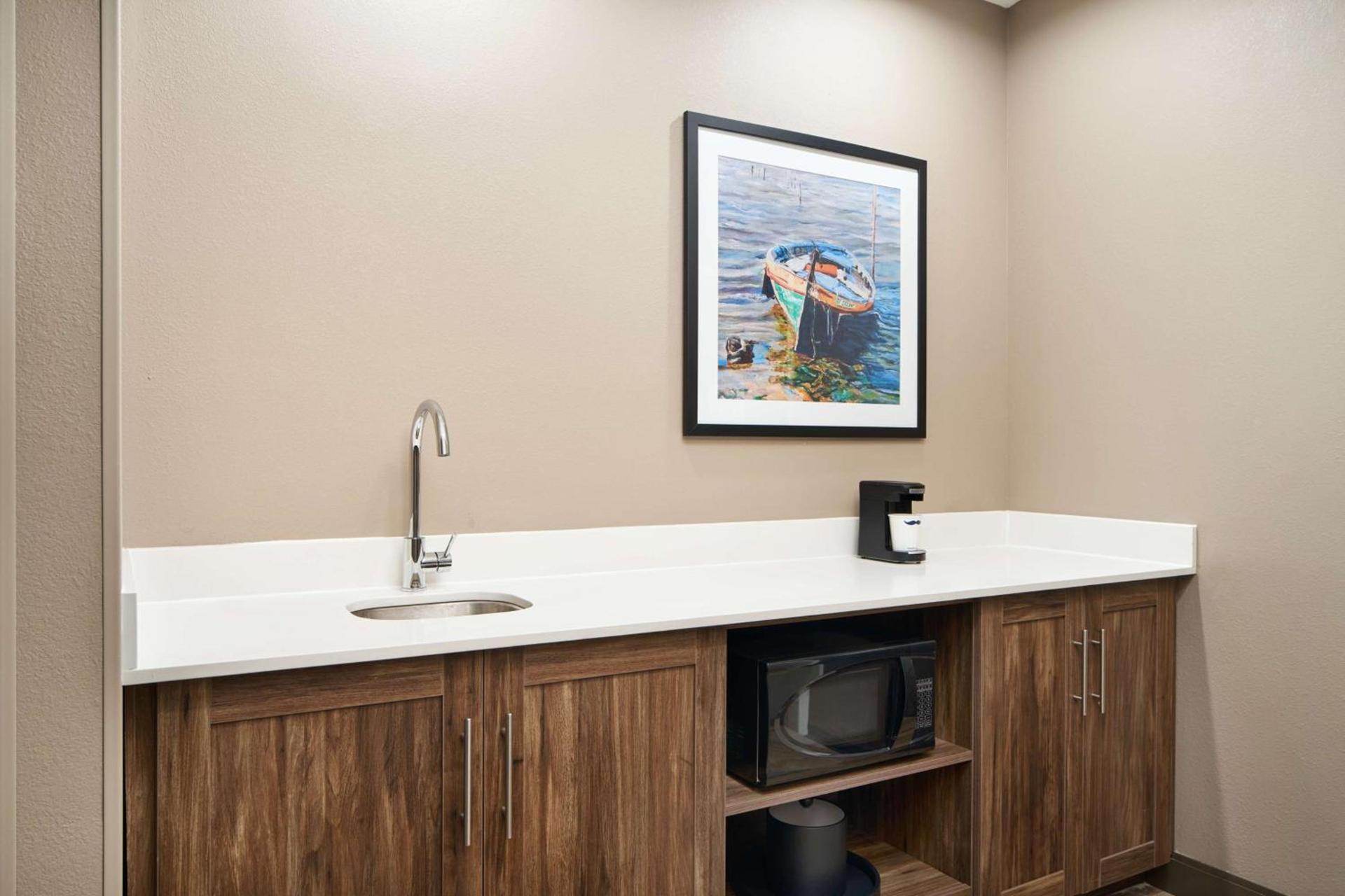 Hampton Inn Clewiston photo 26